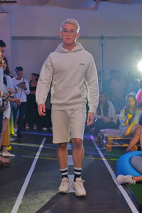 Giordano2 - MEGA MEGA | Model on runway for Giordano Philippines 30th AnniversaryEveryone