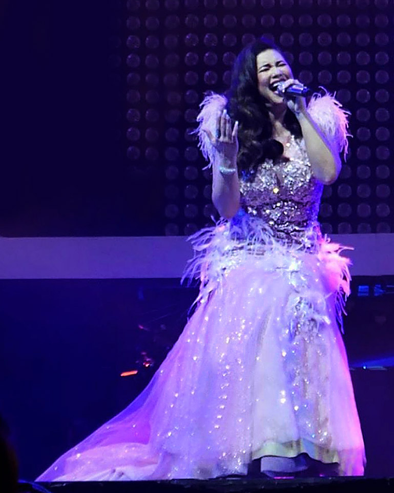 Regine-Velasquez-Gown - MEGA regine velasquez