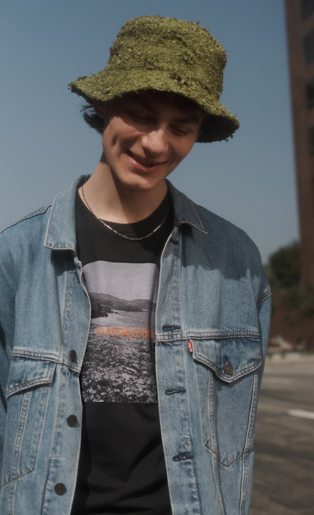 MEGA-Levi's-In-Article-Image3 - MEGA