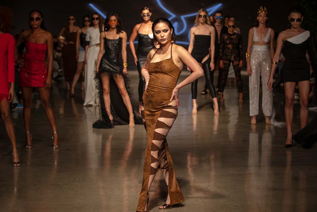 MEGA_ARCI-MUNOZ-LA-FASHION-WEEK-2022-RUNWAY-02 - MEGA