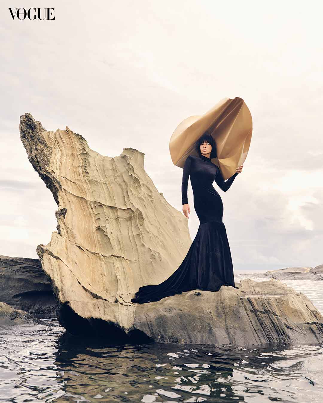 MEGA_VOGUE-PHILIPPINES'-FIRST-COVER-IS-ALL-OF-US-003 - MEGA