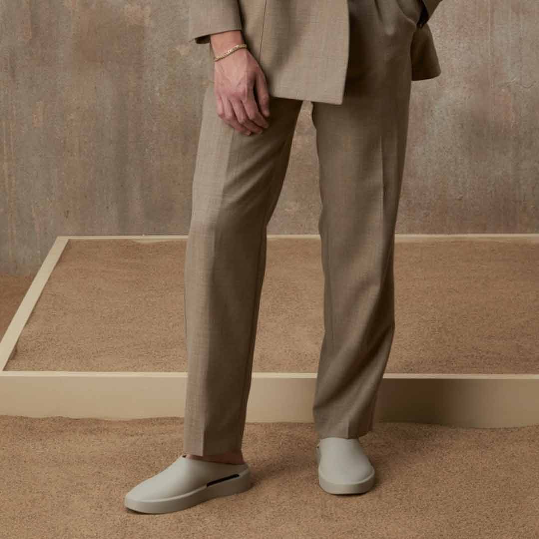 MEGA_5-COMFORTABLE-FOOTWEAR-TO-TRY-DURNG-THE-COZY-WEATHER-05 - MEGA