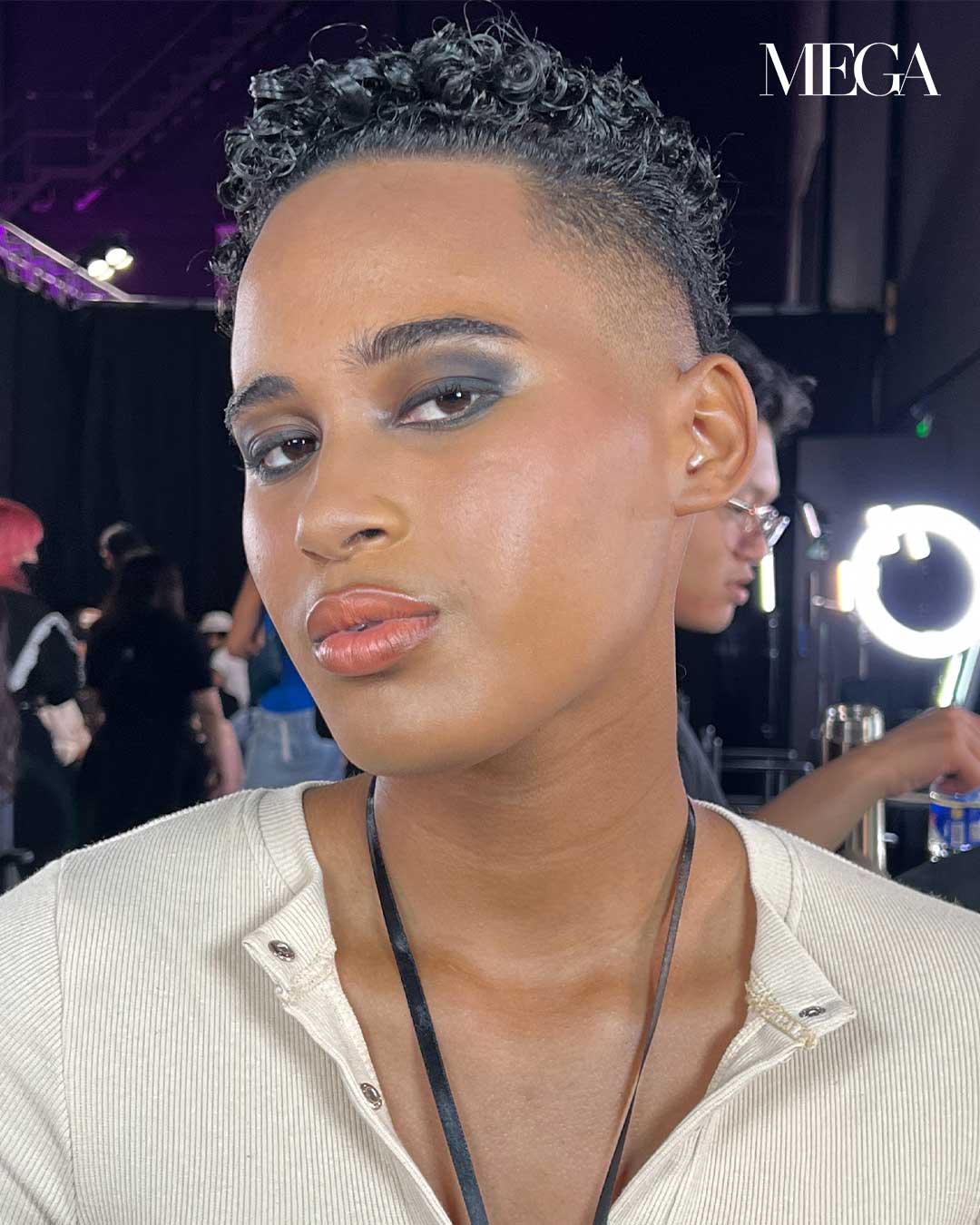 MEGA_BYS-FASHION-WEEK-DAY-1_ALL-THE-MUST-SEE-BEAUTY-LOOKS-SPOTTED-ON-THE-RUNWAY-11 - MEGA