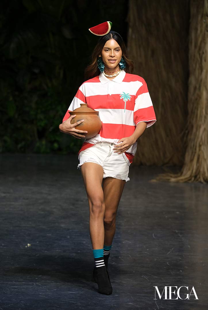 MEGA_LESLEY-MOBO-CLOSES-BENCH-FASHION-WEEK-WITH-A-TROPICAL-FESTIVAL-05 - MEGA