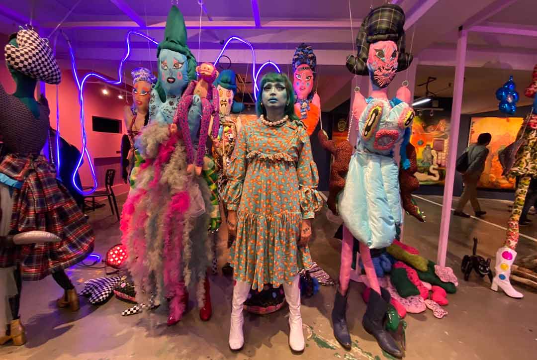 MEGA-DRAG_JELLYFISH-KISSES-UNVEILED-A-LIVE-INSTALLATION-IN-PARIS-04 - MEGA