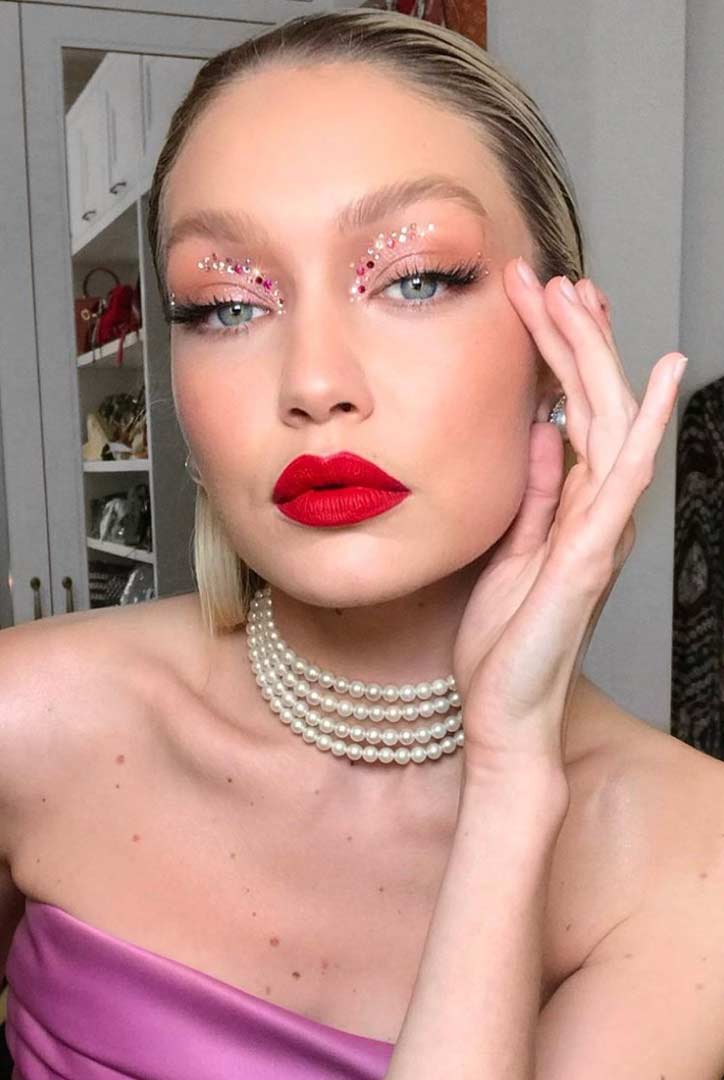 MEGA_DISCO-FEVER-ALL-THE-CELEB-APPROVED-WAYS-TO-GLITTER-EYESHADOWS-THIS-SEASON-04 - MEGA
