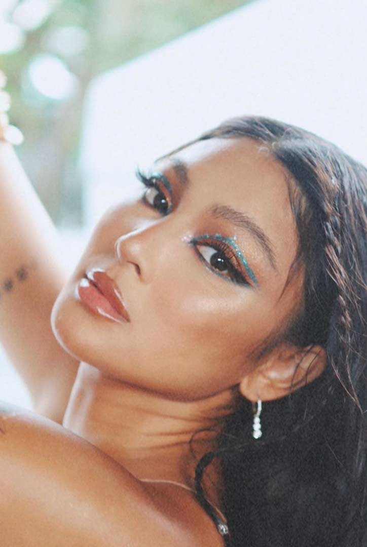 MEGA_DISCO-FEVER-ALL-THE-CELEB-APPROVED-WAYS-TO-GLITTER-EYESHADOWS-THIS-SEASON-06 - MEGA
