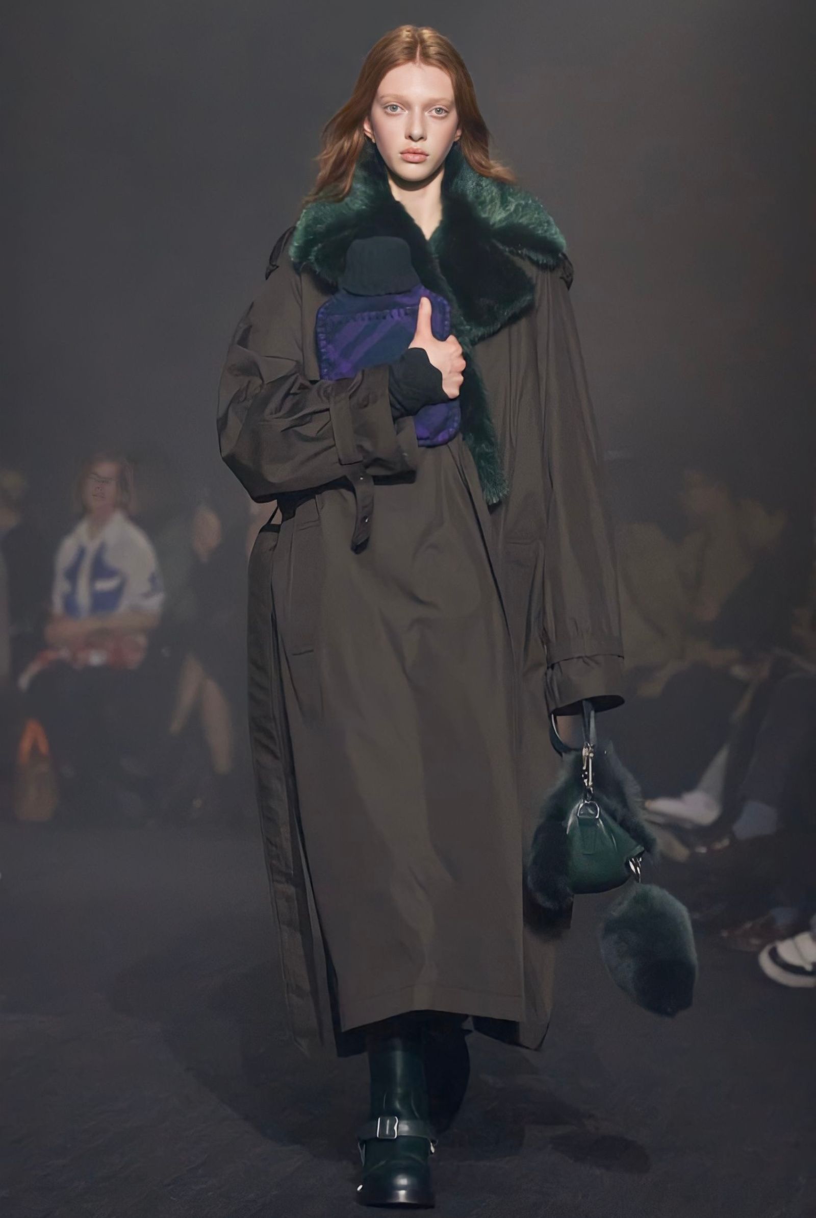 1 - MEGA Burberry Daniel Lee - New exaggerations