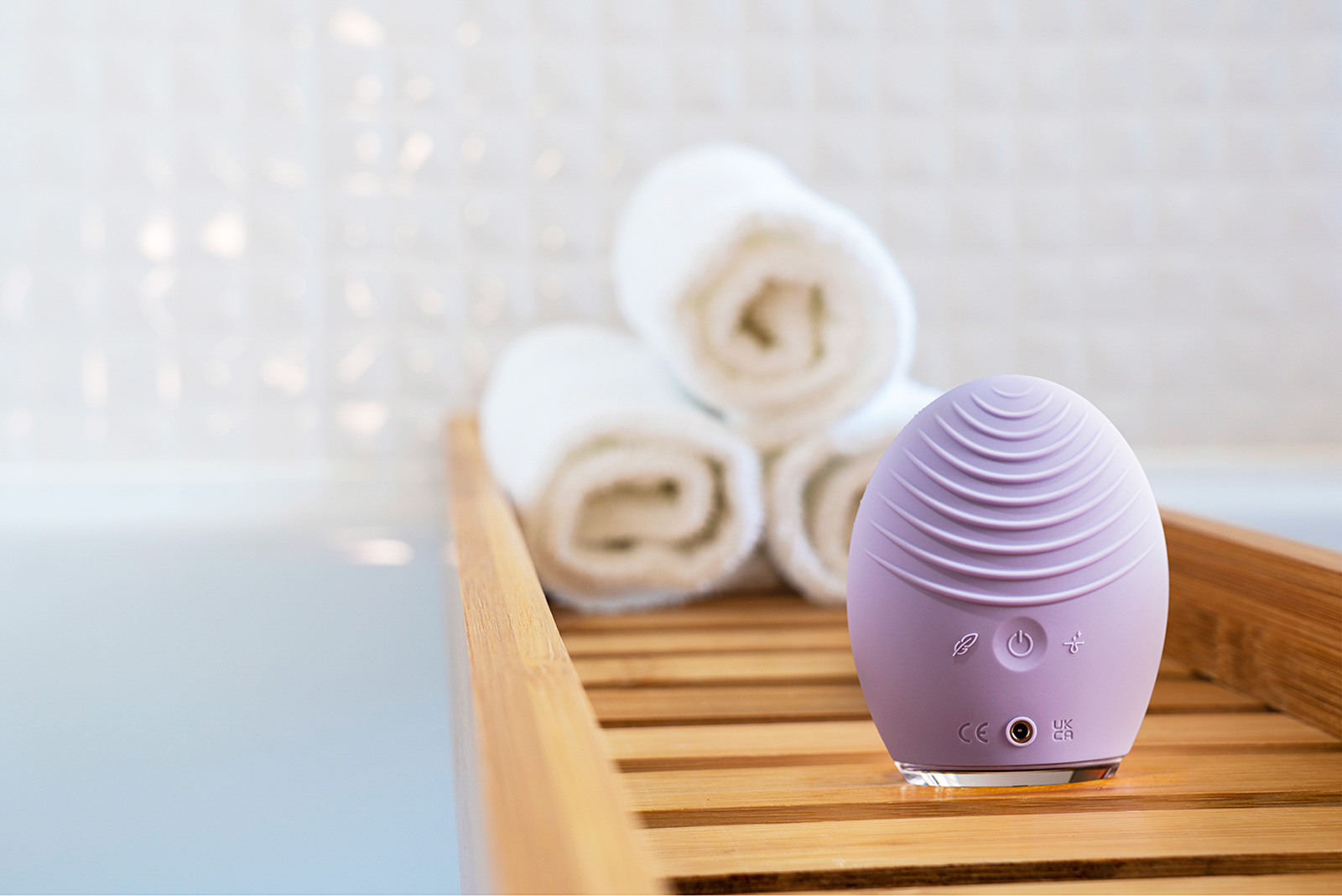 FOREO_LUNA4_Lifestyle_5 - MEGA The LUNA 4 from FOREO is a 2-in-1 smart facial cleansing and firming device