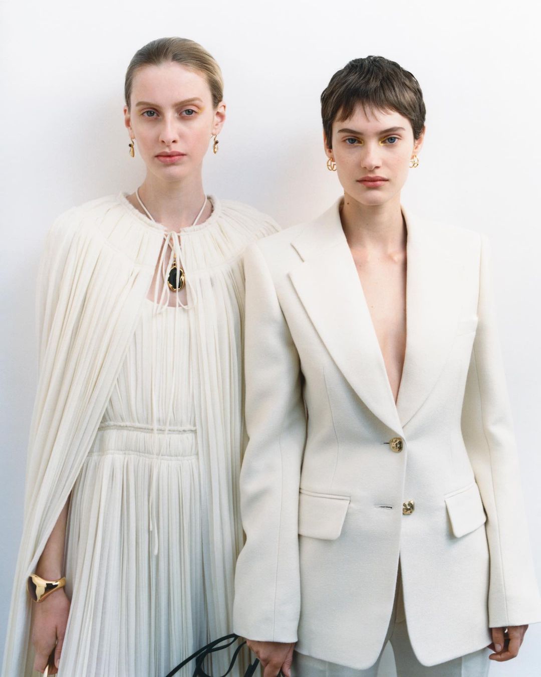 MEGA_-All-the-Subtle-Ways-to-Wear-Colored-Eyeshadow-This-Season-All-the-Subtle-Ways-to-Wear-Colored-Eyeshadow-This-Season-2 - MEGA Chloe frosty eyeshadow