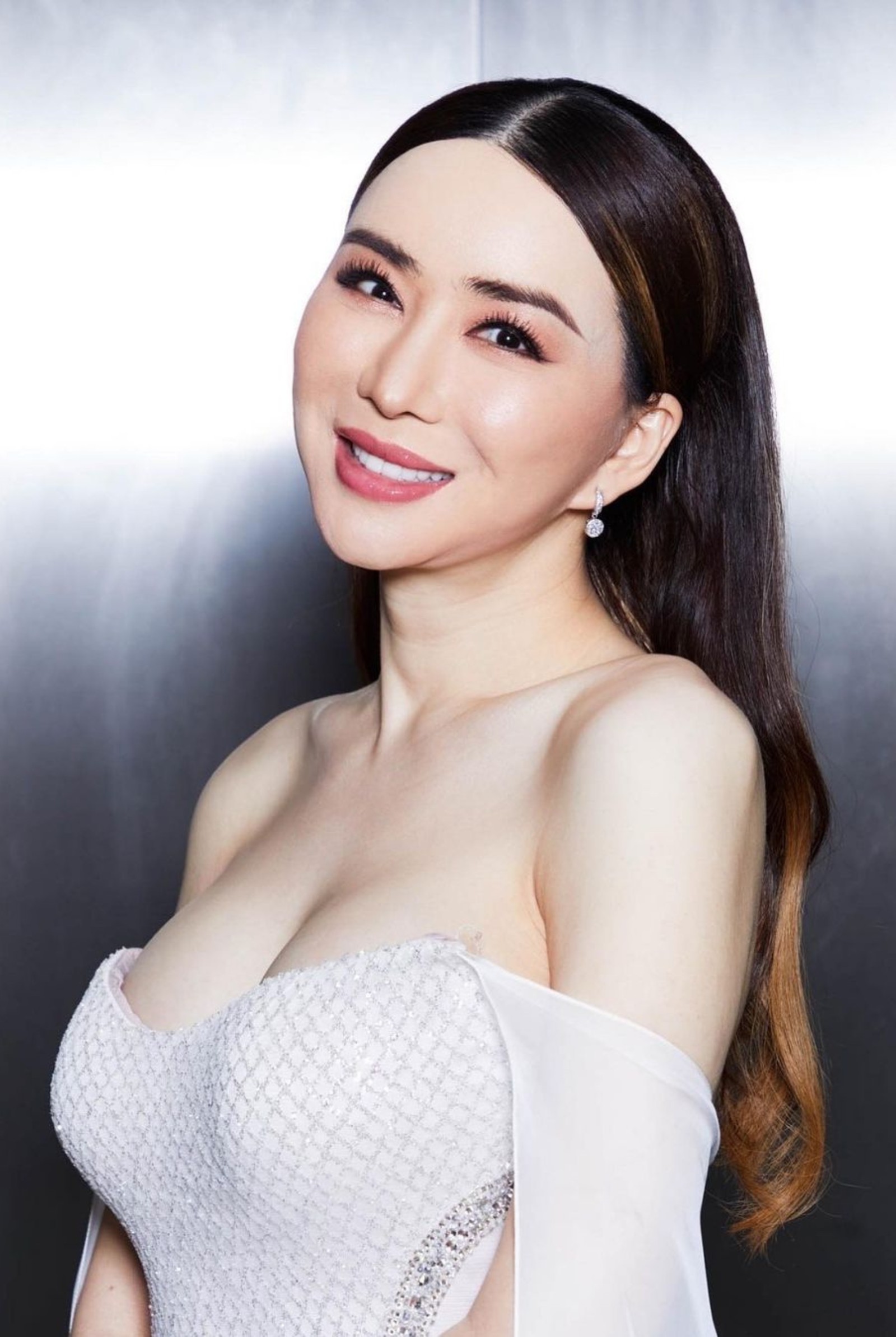 Anne-Jakapong - MEGA