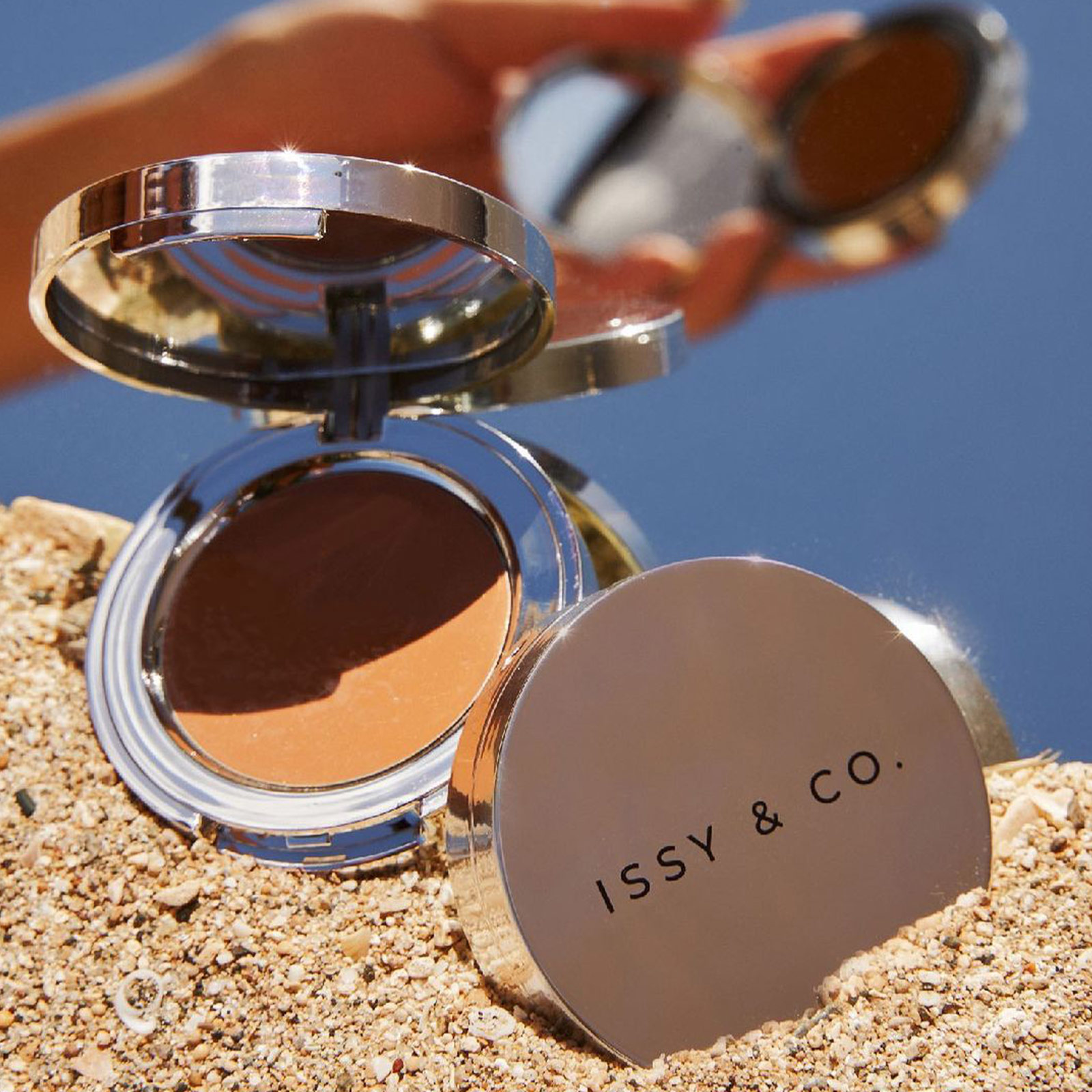 MEGA_5-SWIM-PROOF-MAKEUP-PRODUCTS-YOU-NEED-TO-CHECK-OUT-05 - MEGA Issy and Co Waterproof Creme Cheek Bronzer