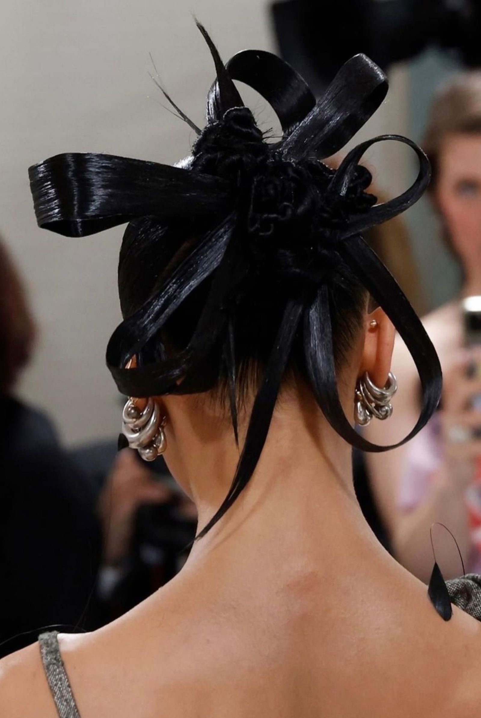 6-2 - MEGA Hair Architecture FKA Twigs