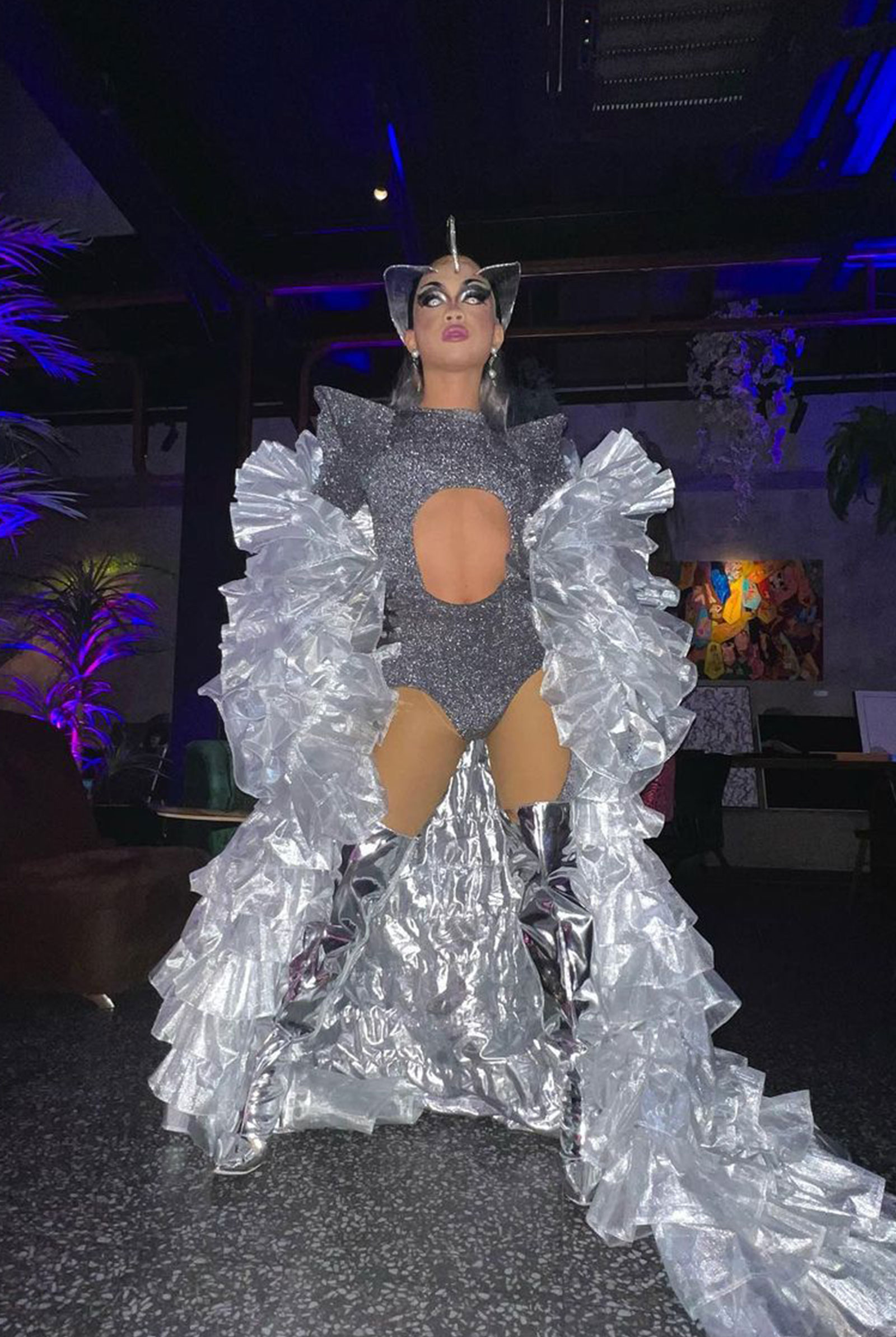 MEGA-DRAG_BOYFRIENDS-ZILVER-SWAN-&-MERCKZ-UPLIFT-EACH-OTHER-IN-THEIR-SPECIAL-PATH-OF-ARTISTIC-EXPRESSION-01 - MEGA