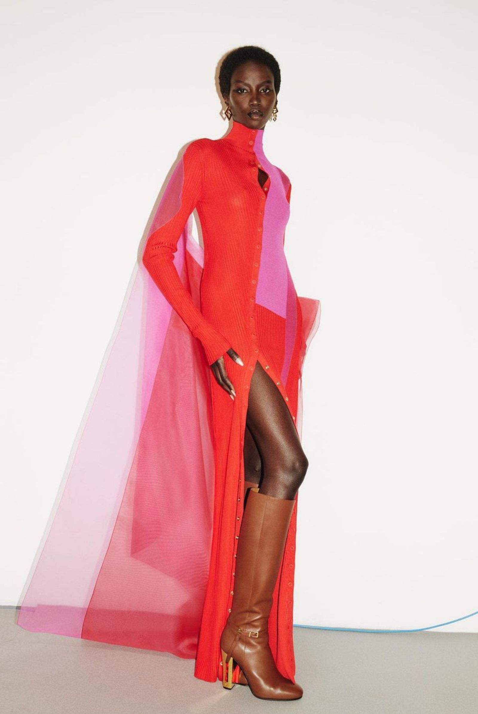 6 - MEGA Neoncore trend fashion FENDI