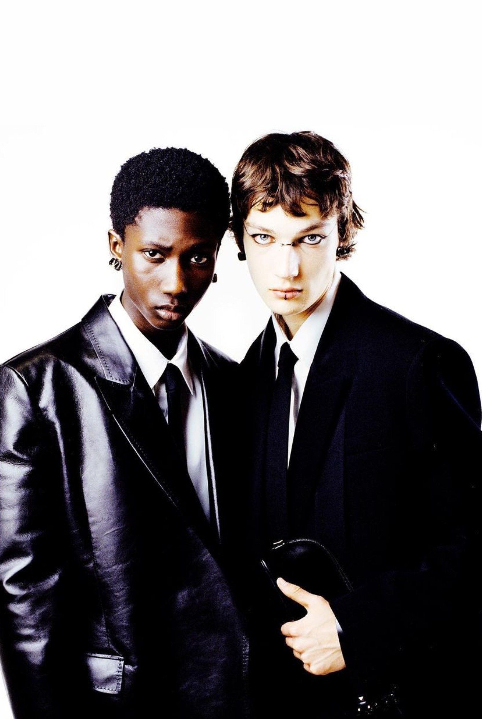 IN-ARTICLE-PORTRAIT-12 - MEGA Modern Suit Trends MAISON VALENTINO