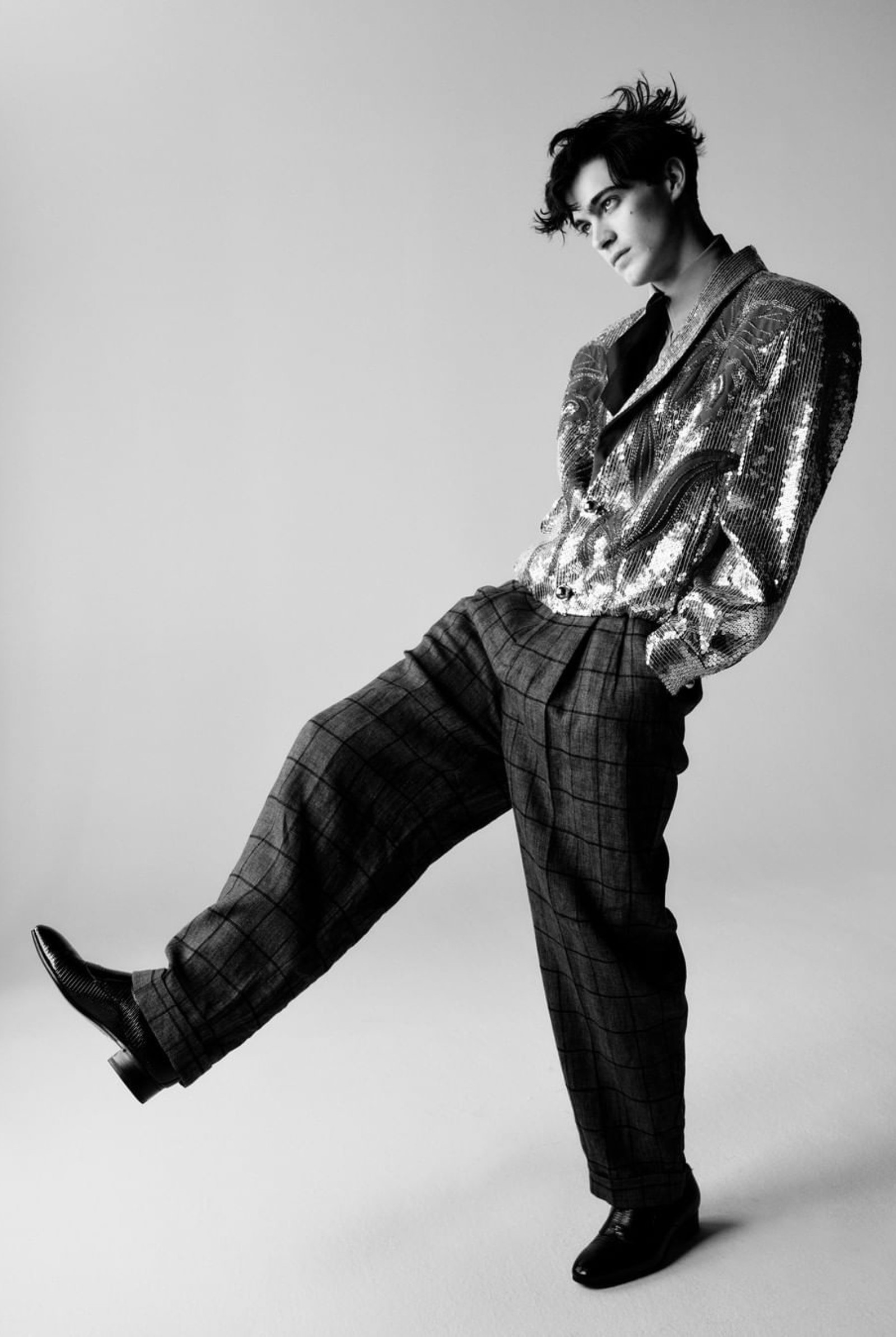 IN-ARTICLE-PORTRAIT-8 - MEGA Modern wide leg Suit