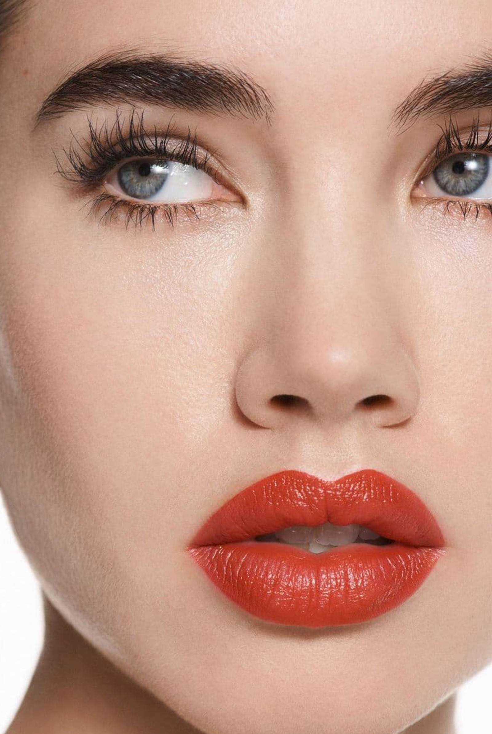 MEGA_MEET-ISAMAYA-FRENCH-THE-MAKEUP-ARTIST-WHO-PROVES-THAT-BEING-DIFFERENT-HAS-ITS-ADVANTAGES-04 - MEGA Isamaya Ffrench Makeup Artist