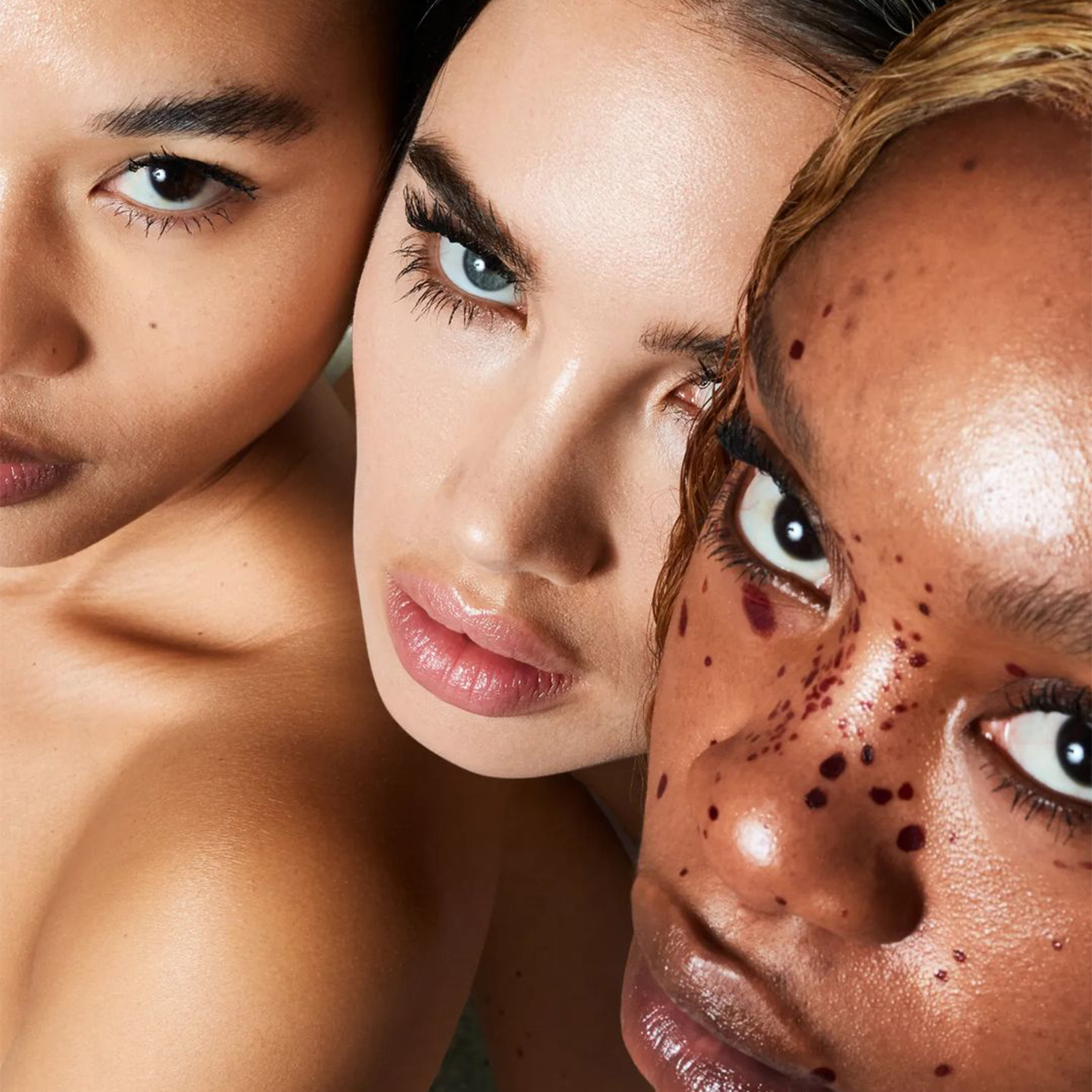 MEGA_MEET-ISAMAYA-FRENCH-THE-MAKEUP-ARTIST-WHO-PROVES-THAT-BEING-DIFFERENT-HAS-ITS-ADVANTAGES-05 - MEGA Isamaya Ffrench Makeup Artist