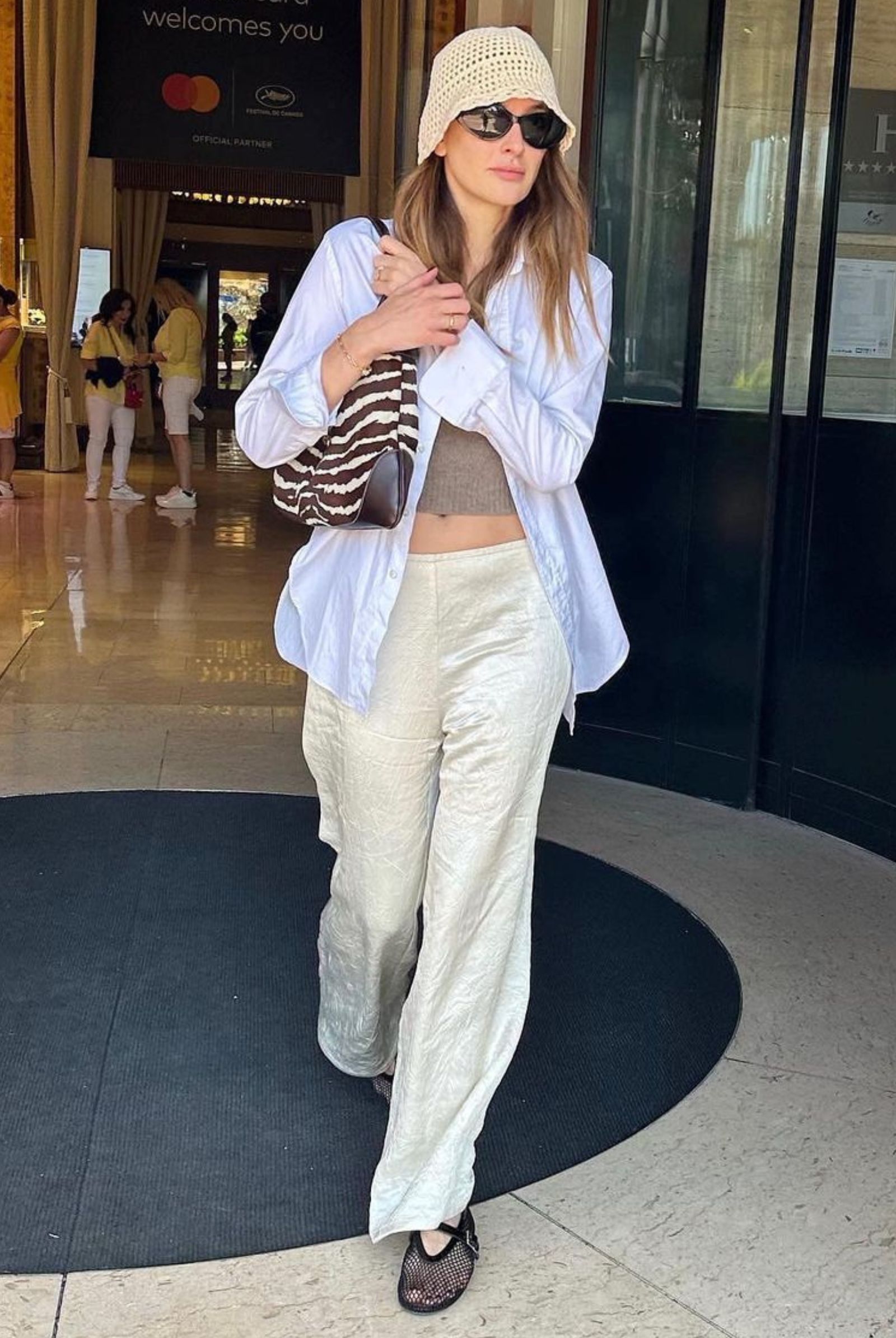 2 - MEGA How to Style the White Button-Down