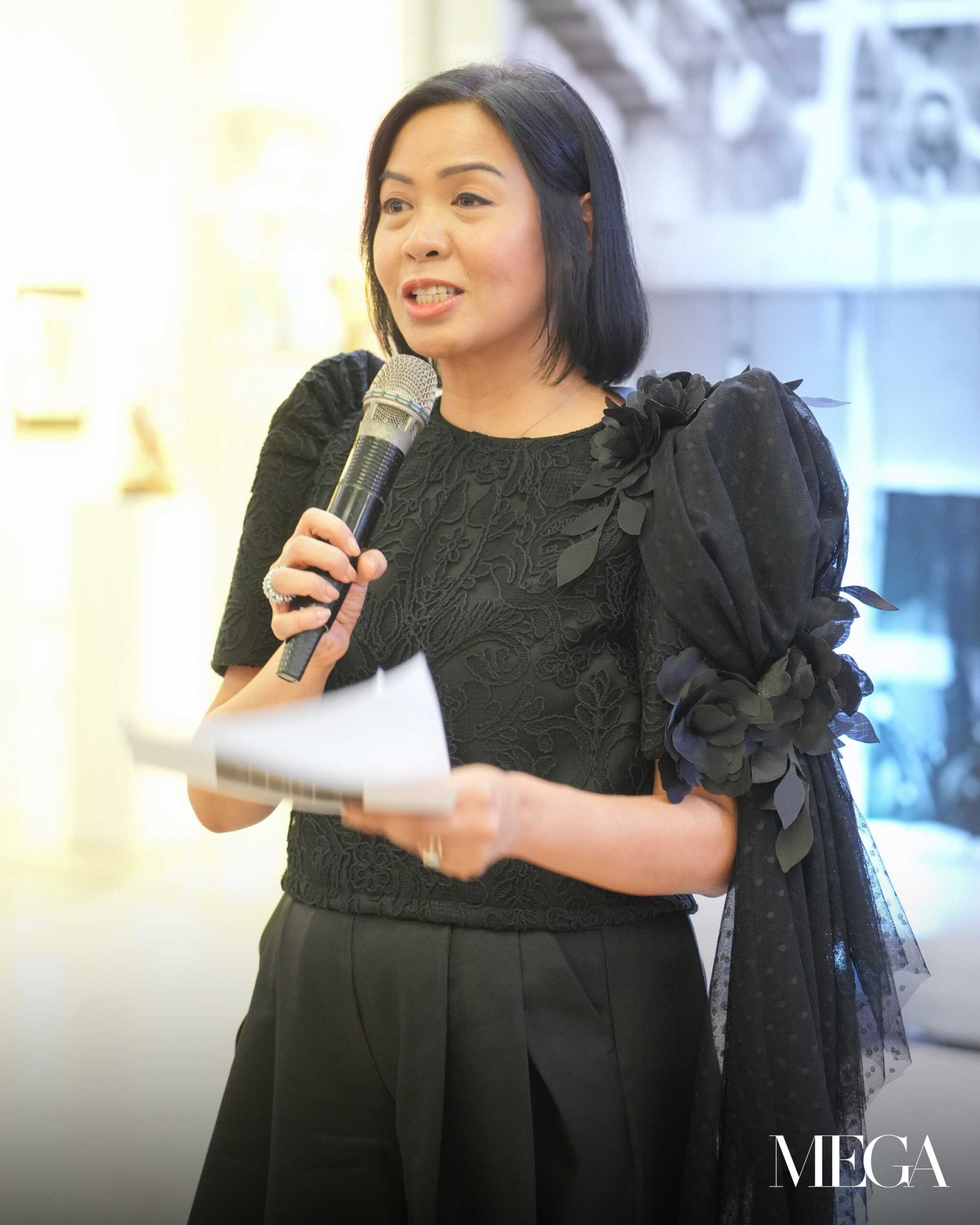 MEGA_INTIMATE-AUDREY-A-HEARTFELT-JOURNEY-INTO-THE-LIFE-OF-AN-ICON-23 - MEGA Carmina Jacob