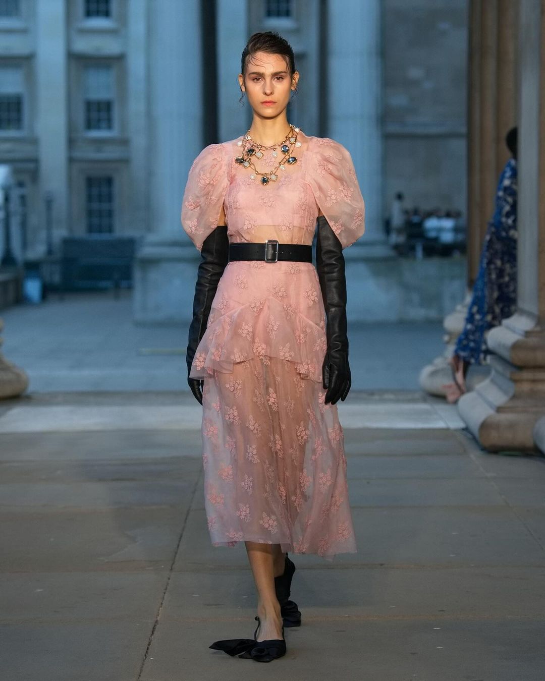 379041055_663079488906068_2001874936708129119_n - MEGA erdem london fashion week