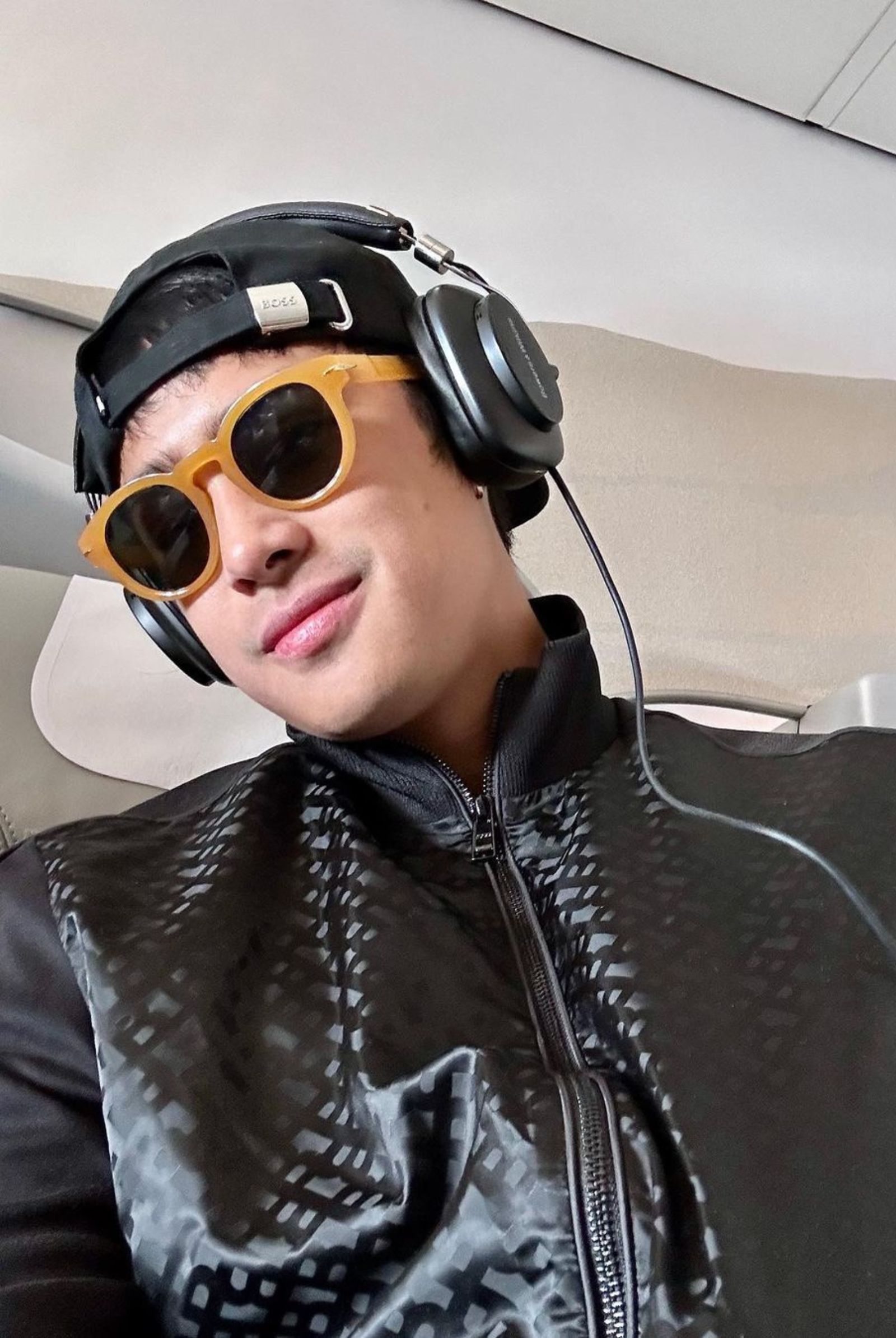 Donny's airplane selfie