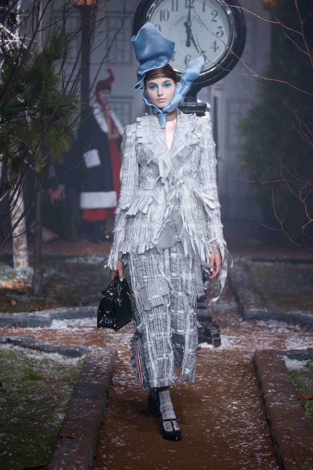 TBrowneWFW16Look15-2_l - MEGA halloween influence thom browne MEGA magazine