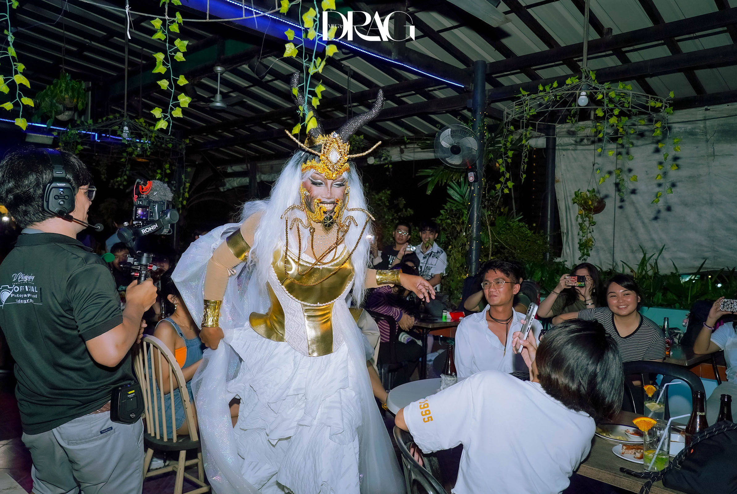 dhwl1 - MEGA ava manawari at drag show with love