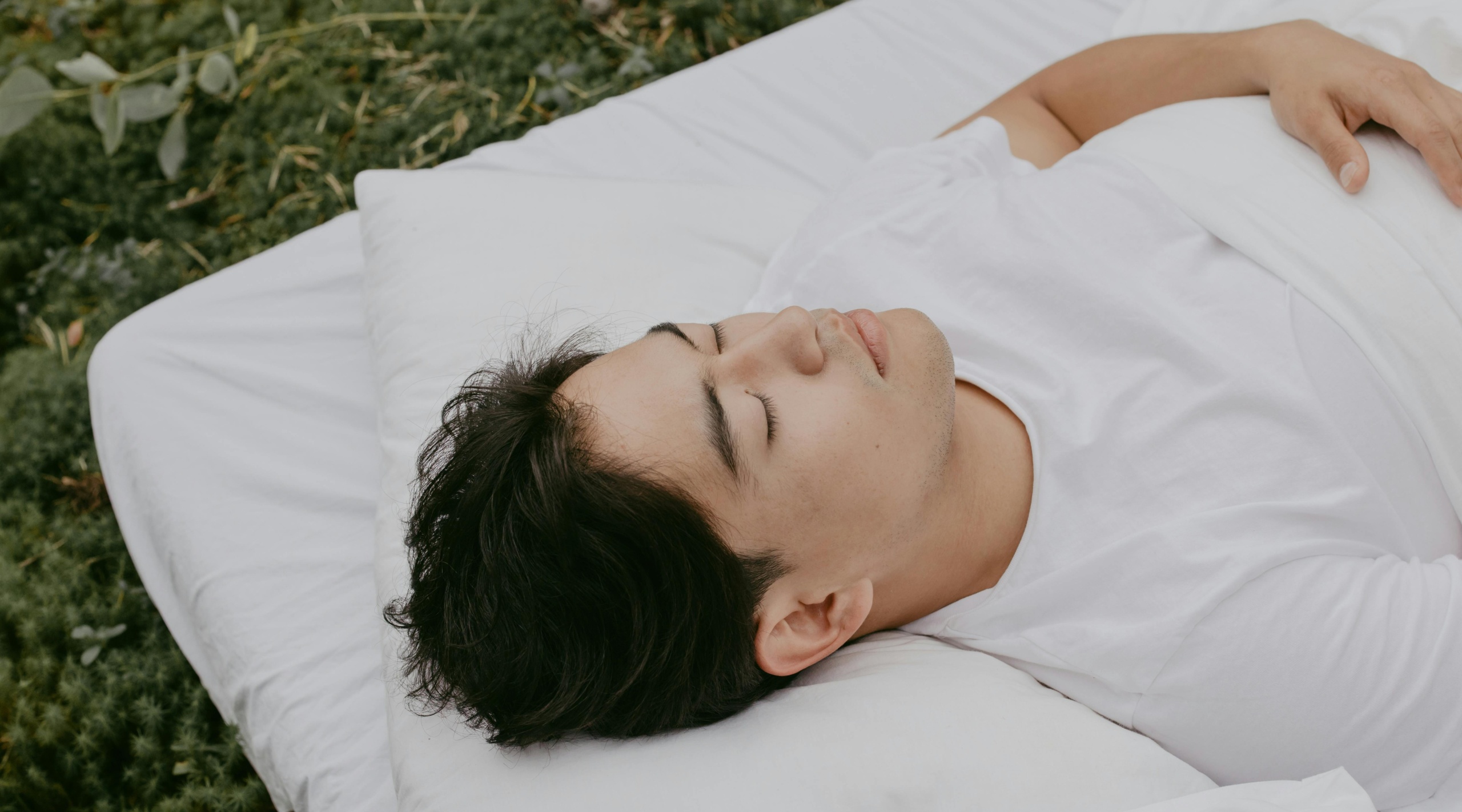 sleep - MEGA Simple biohacks like sleeping better