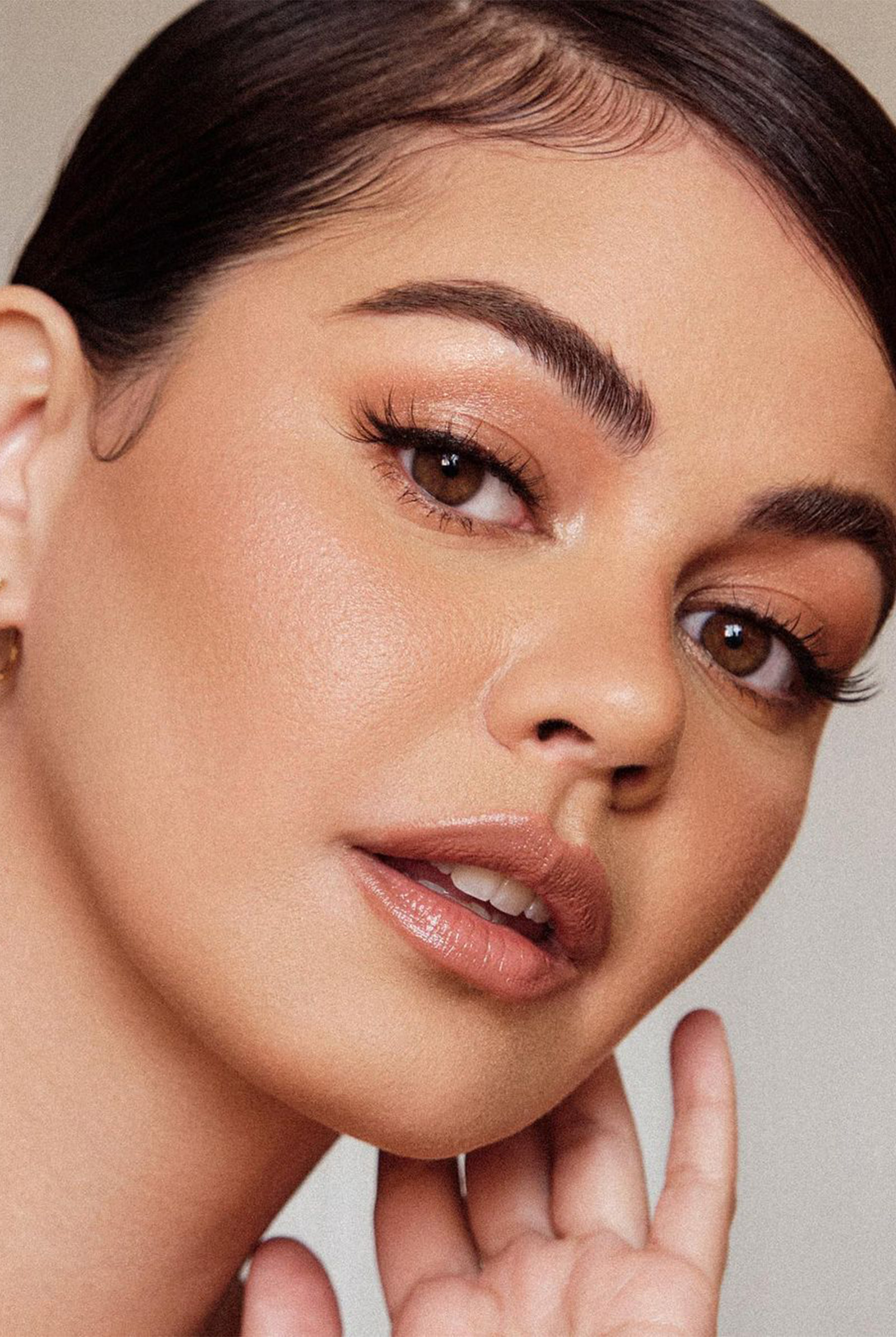 MEGA-BEAUTY-IN-ARTICLE-PORTRAIT-HOLIDAY_LOOKS-03 - MEGA Janine Gutierrez Holiday Makeup Trend