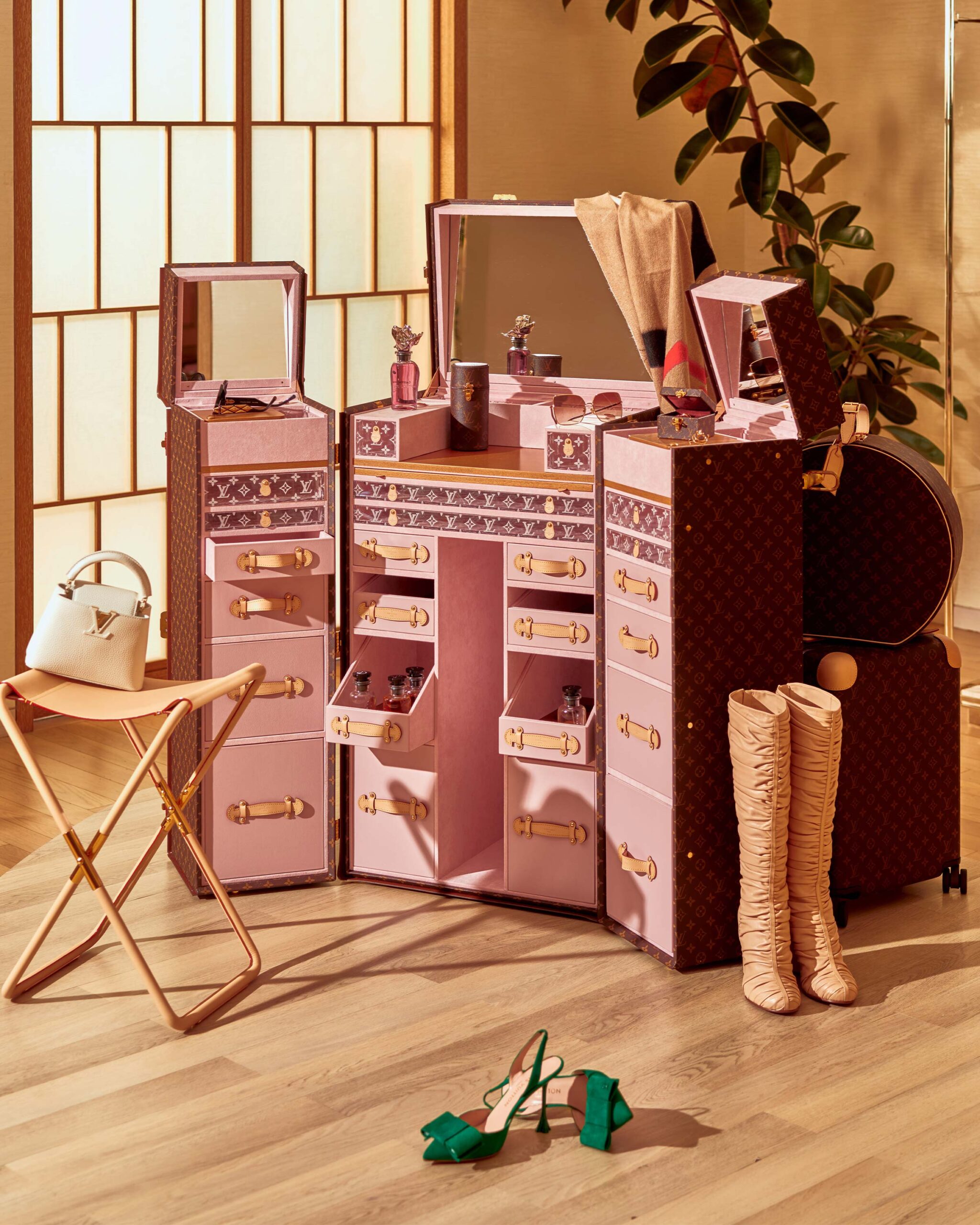 MEGA_DEC-2023-JAN-2024_LOUIS-VUITTON-TRUNKS-FOR-BEAUTY-AND-TRAVEL-LOVERS-01 - MEGA