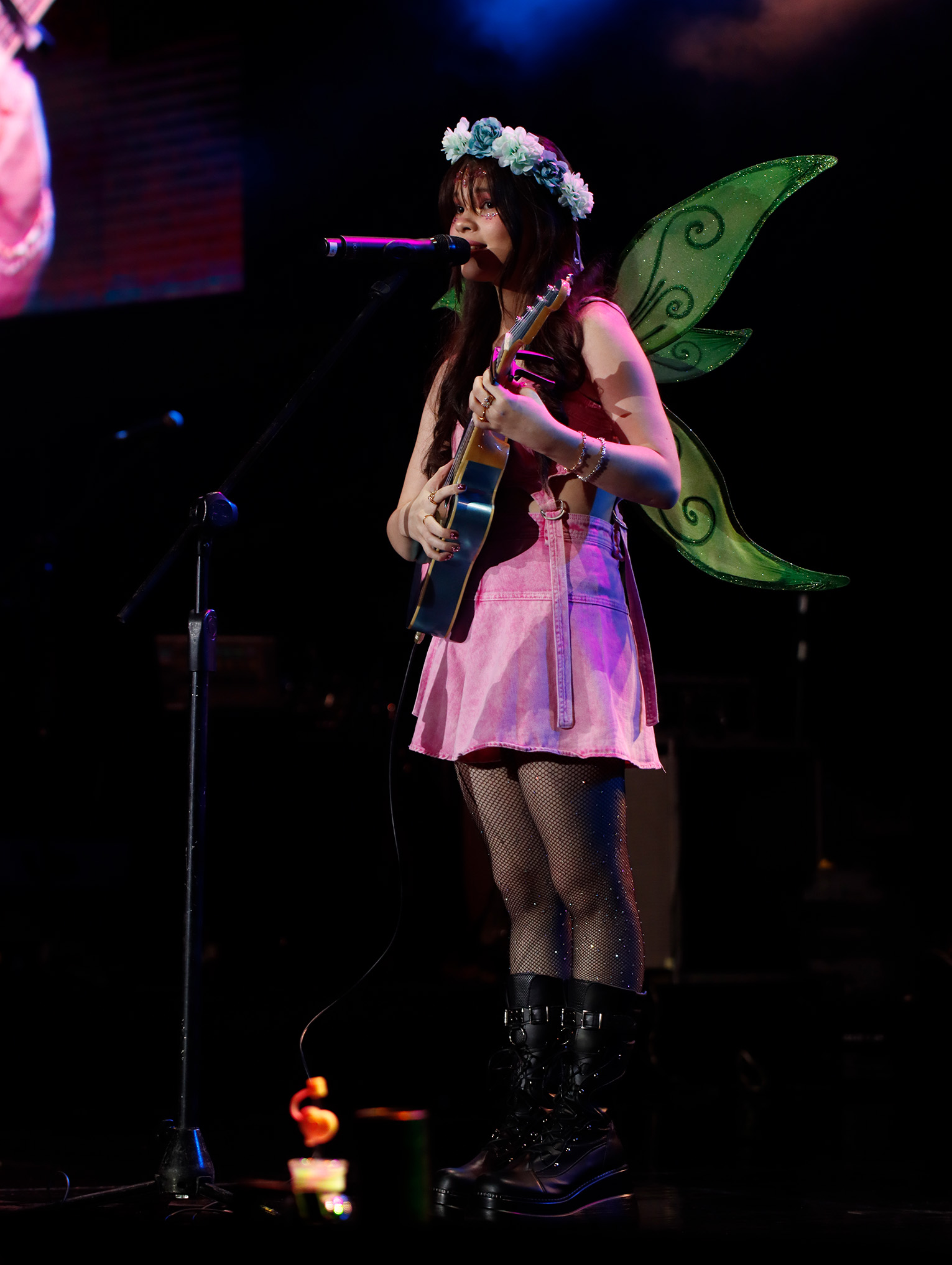 MEGA_Ent-FLORMAR-LIVE-KZ-MORI-IN-ART-02 - MEGA KZ Morissette concert Sam Benwick