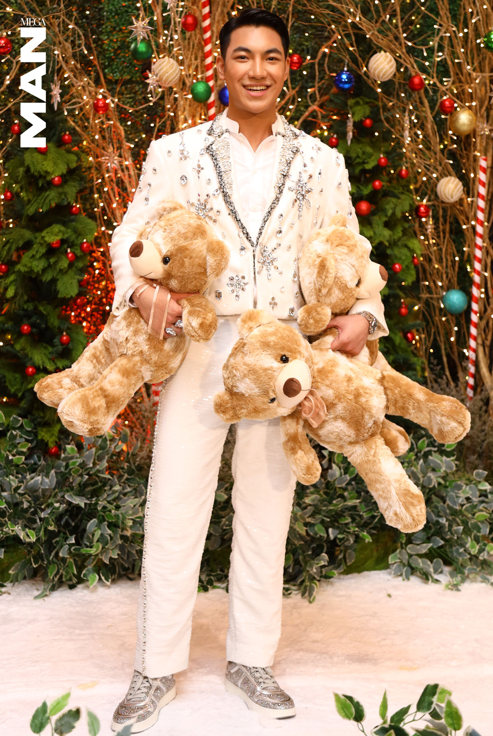 MEGA_MAN-SUIT-STYLES-STAR-MAGICAL-CHRISTMAS_darren-espanto - MEGA MEGA Man Suit Styles Darren Espanto