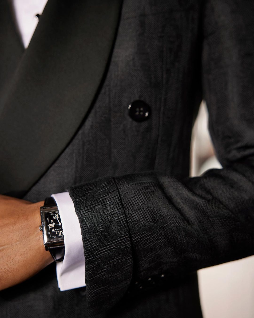 Snapinsta.app_362697806_665676818412549_129658373856982127_n_1080 - MEGA Always check the stitches after buying a suit