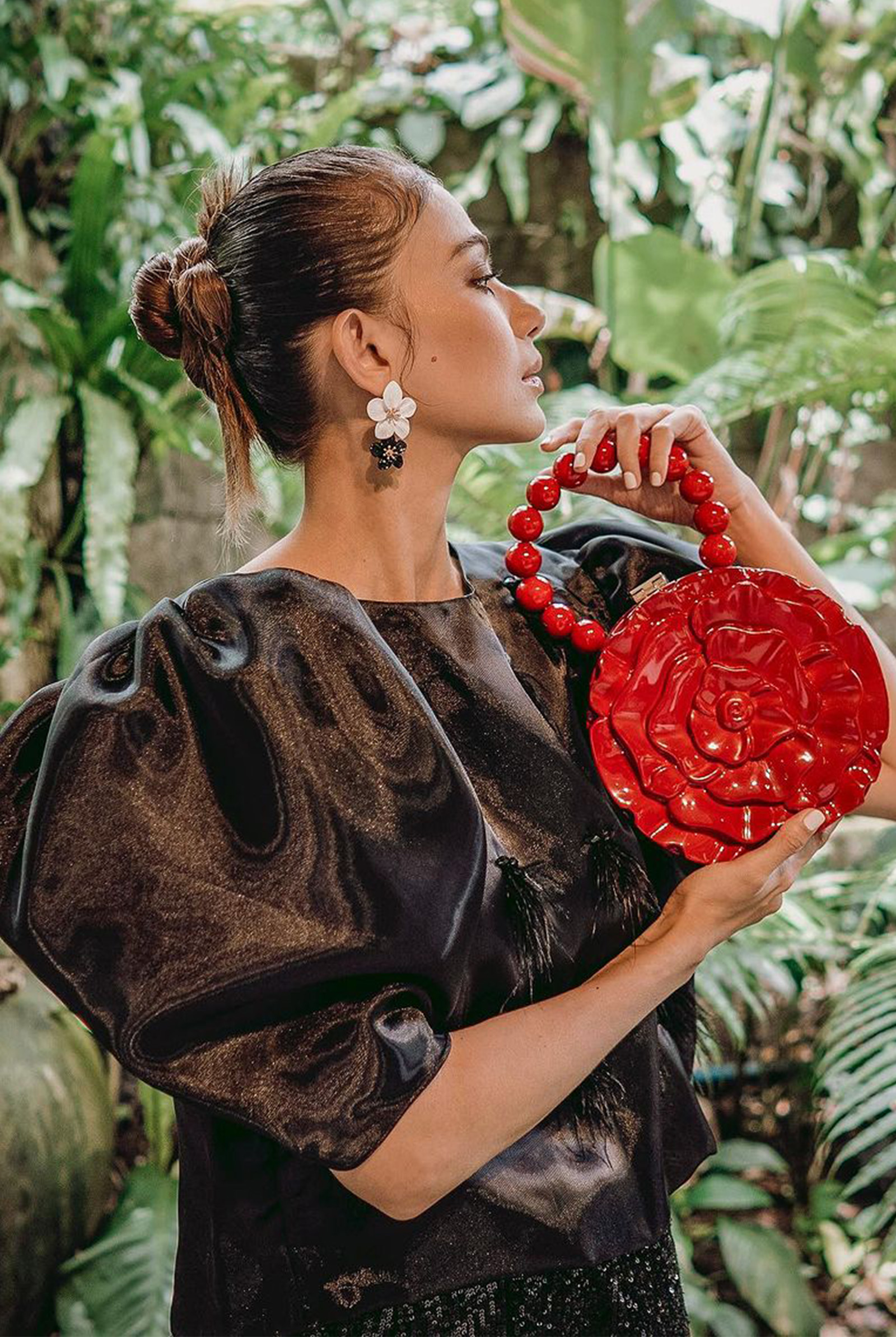 MEGASTYLE-IN-ARTICLE-Cherry-Red-Items-You-Can-Add-to-Your-Makeup-and-Wardrobe-02 - MEGA calli red handbag