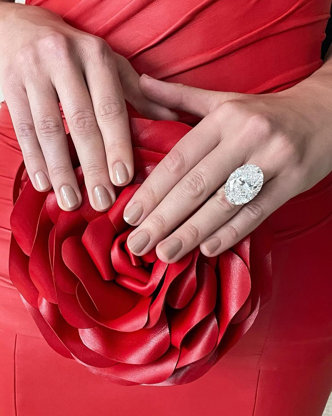 tom-bachik-margot-critics-choice - MEGA Margot Robbie's manicure at the Critics Choice Awards