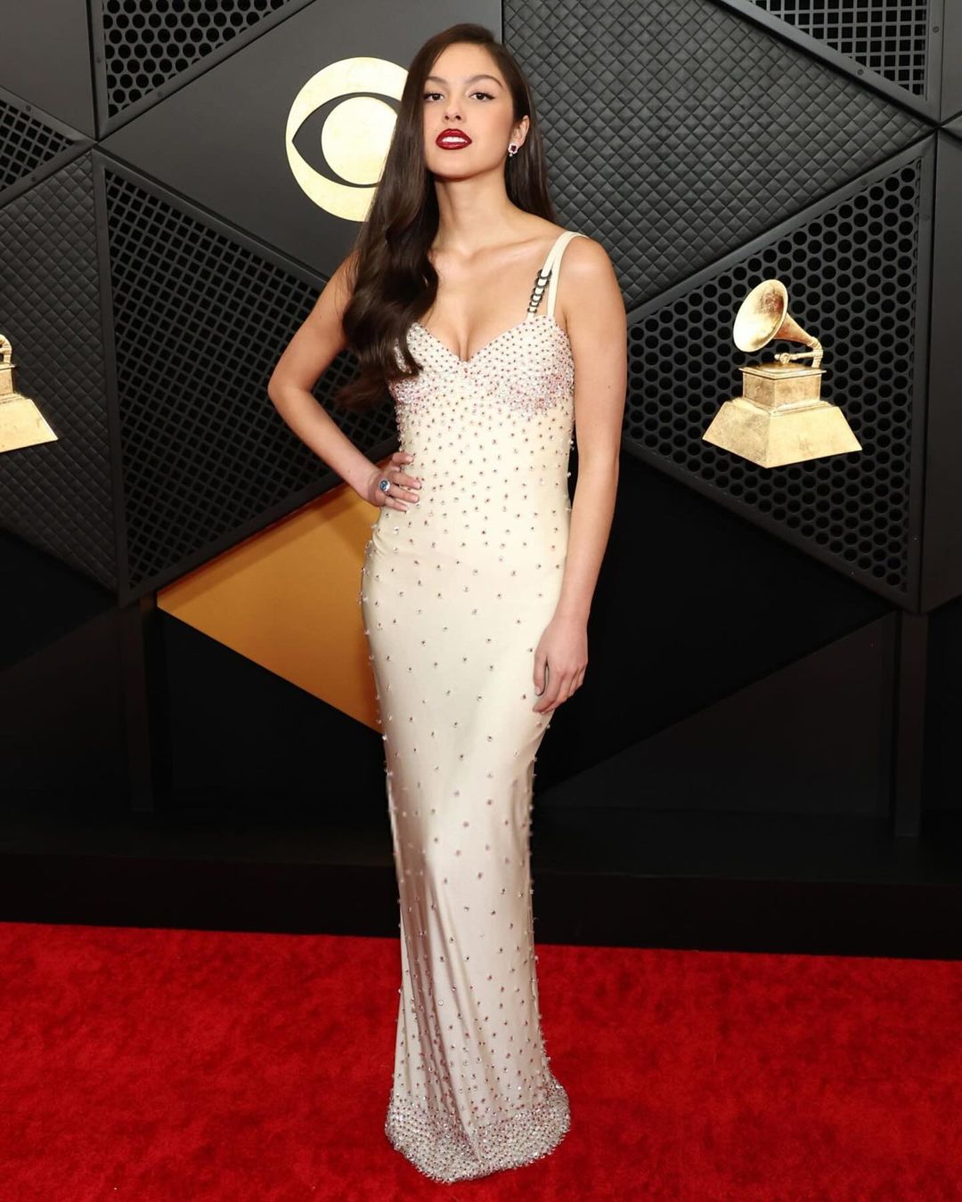 MEGA's Best Dressed List For the Grammy Awards 2024 OLIVIA RODRIGO IN VERSACE