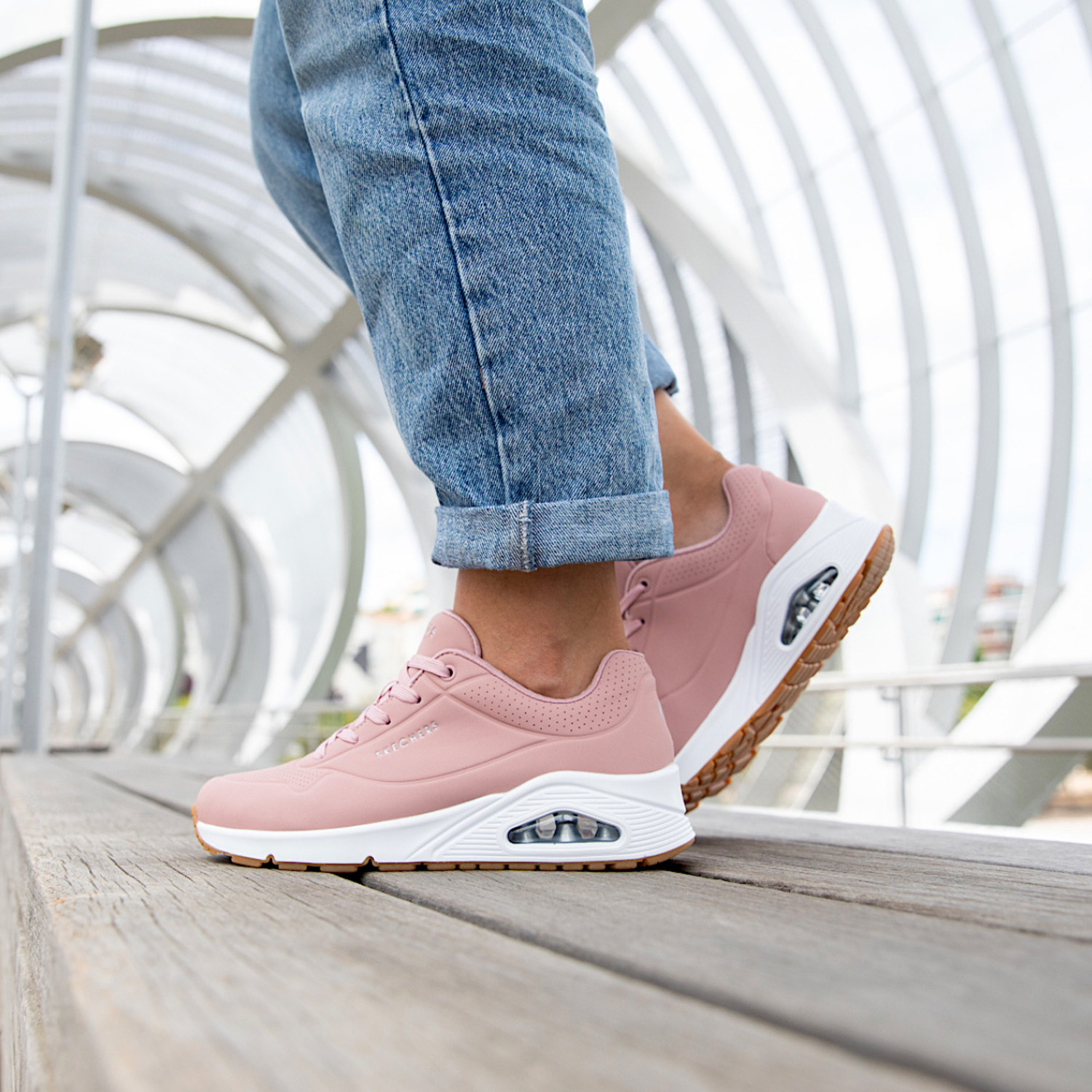 3-4 - MEGA Skechers Street™ Uno - Stand on Air