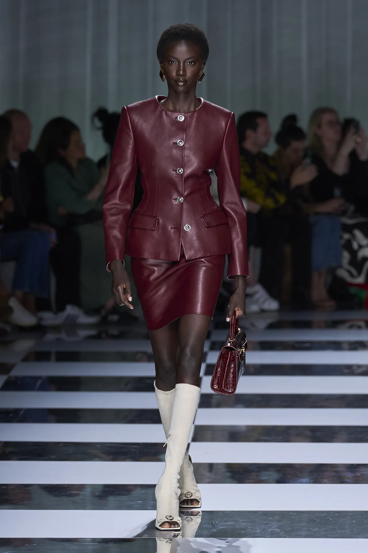 burgundy-color-trend-310144-1697854830389-image-1280-80.jpg - MEGA