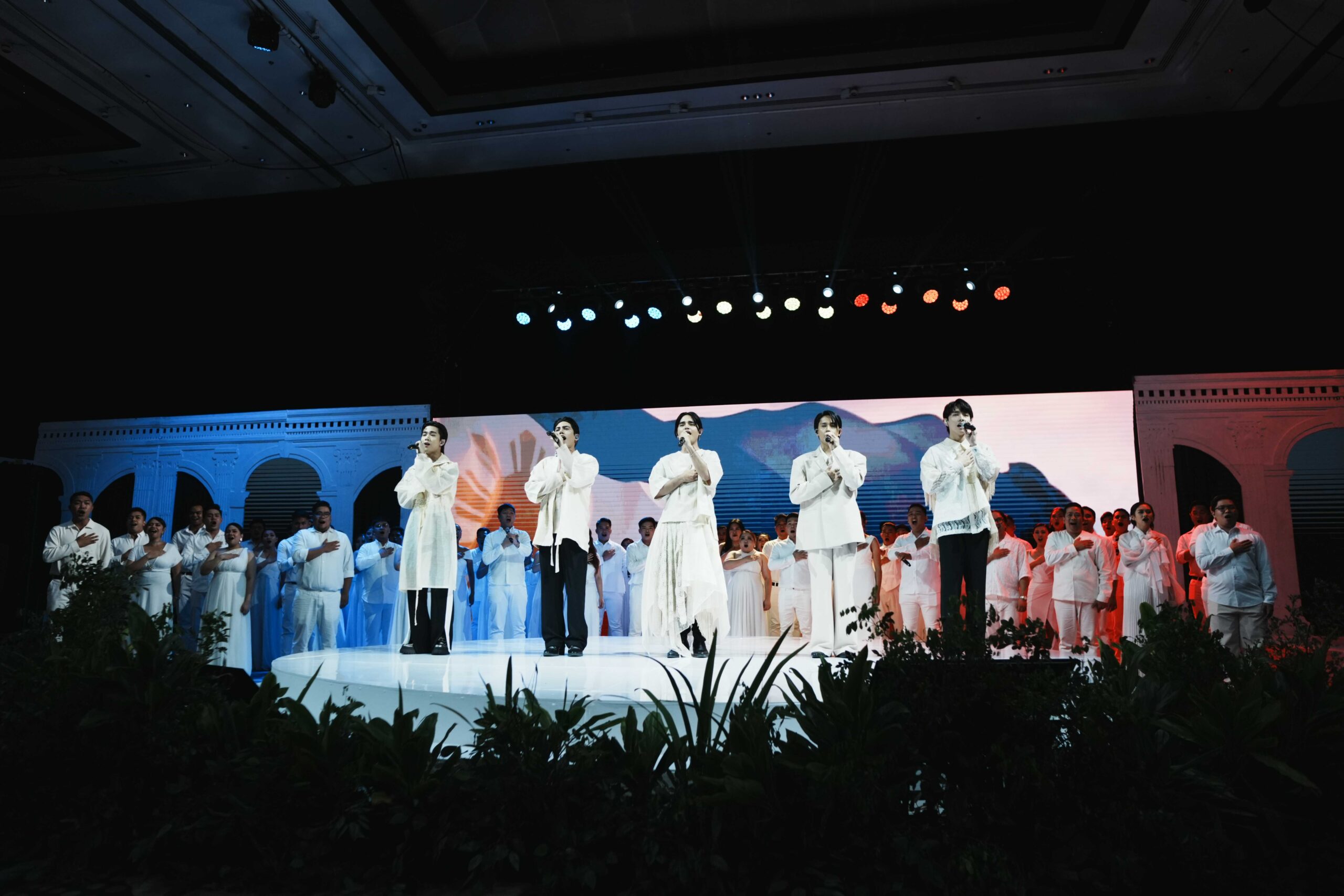 KAP02852 - MEGA acer brand ambassadors sb19 on stage