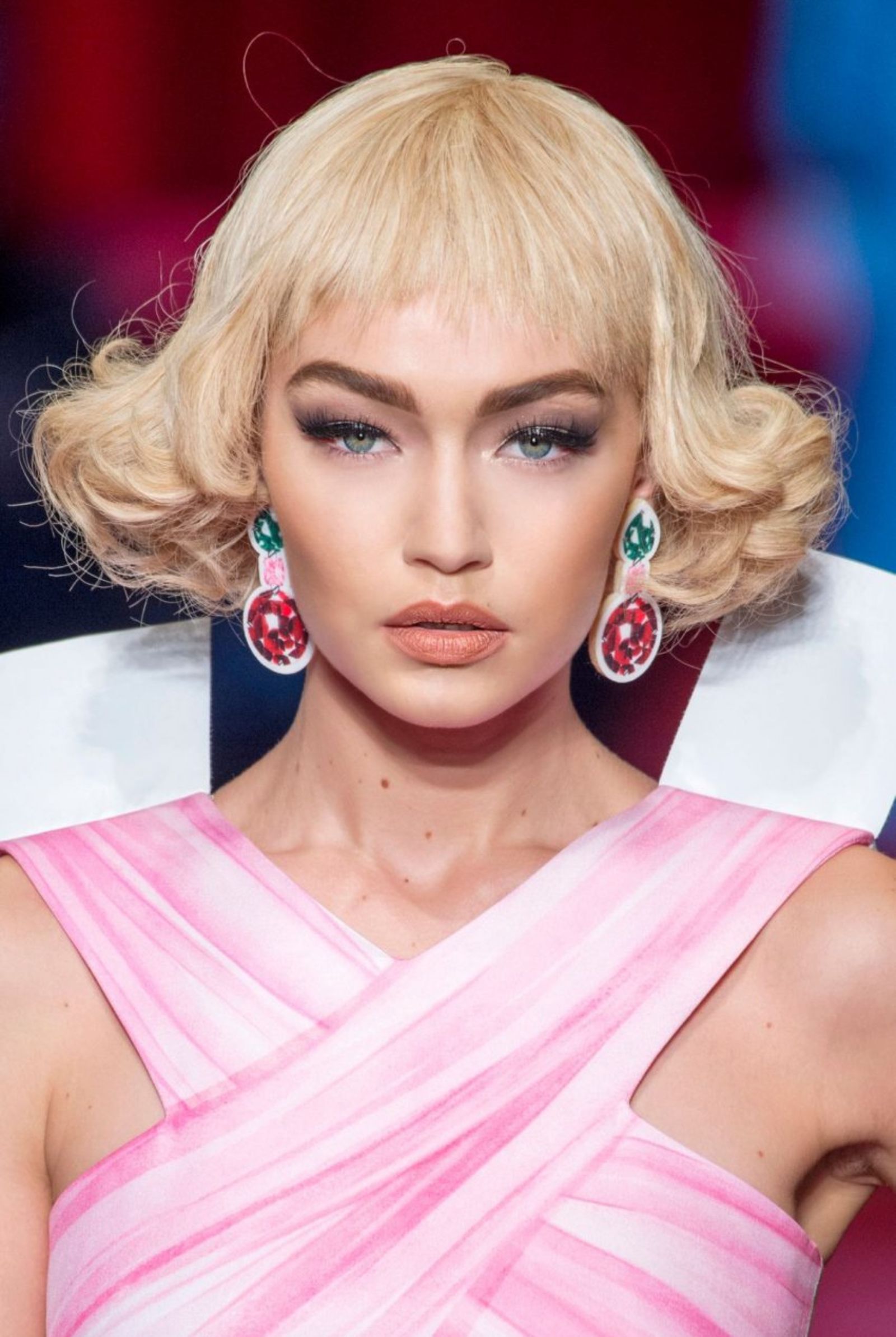 HALLOWEEN_MAKEUP LOOKS_05 - MEGA Moschino Spring/Summer 2015
