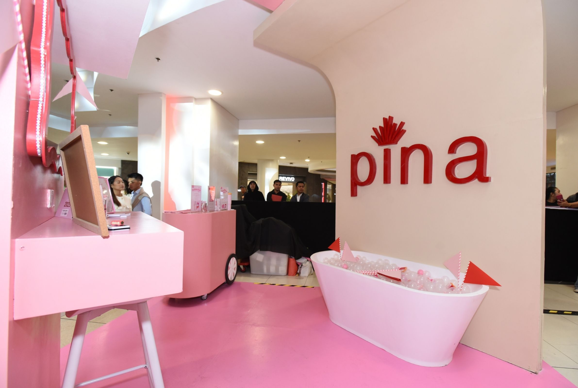 Pina BeautyCon 1 - MEGA Pina Beauty at the MEGA BeautyCon 2024