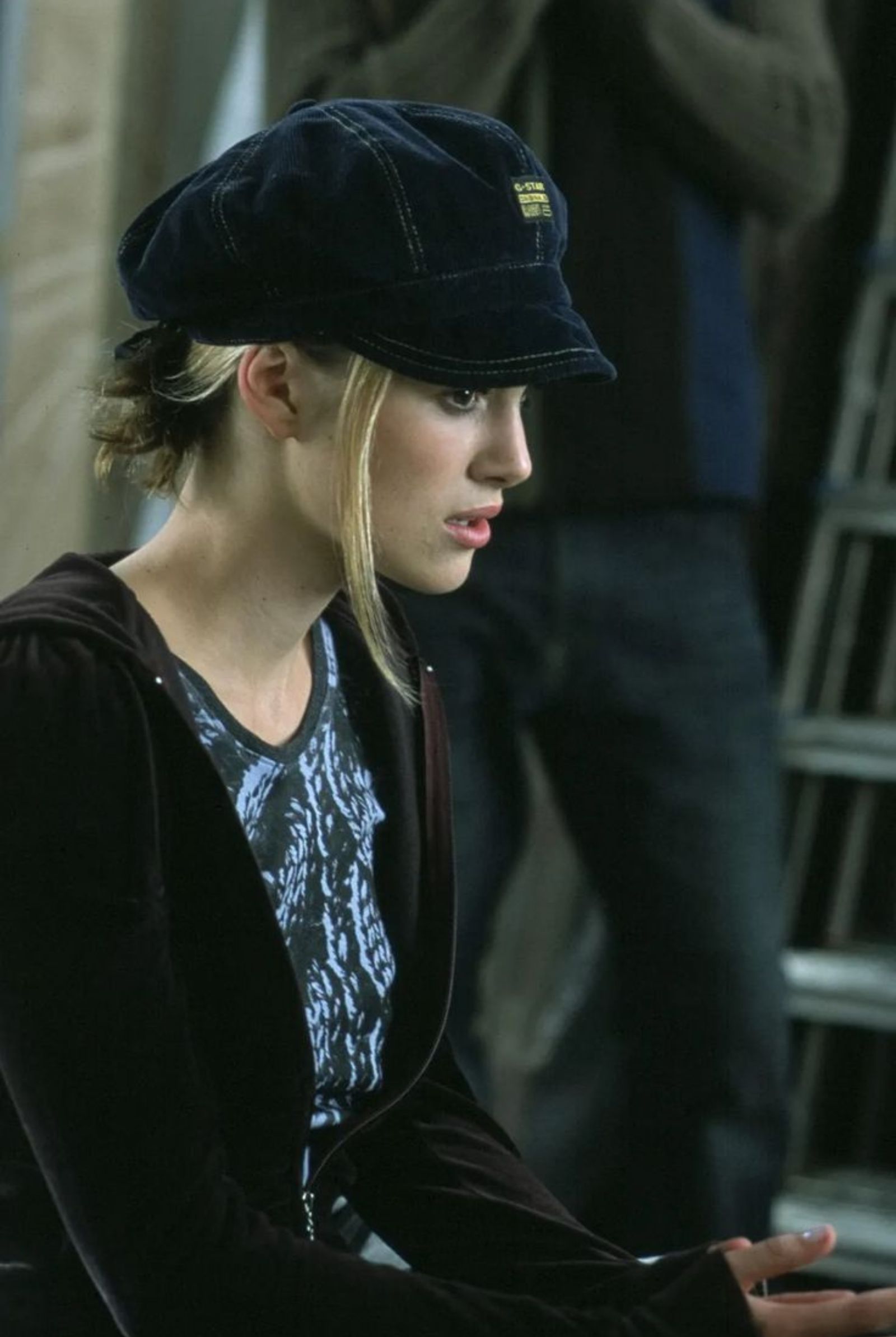 FRAZZLED WOMAN_05-2 - MEGA Keira Knightley in Love Actually Frazzled Woman-Core