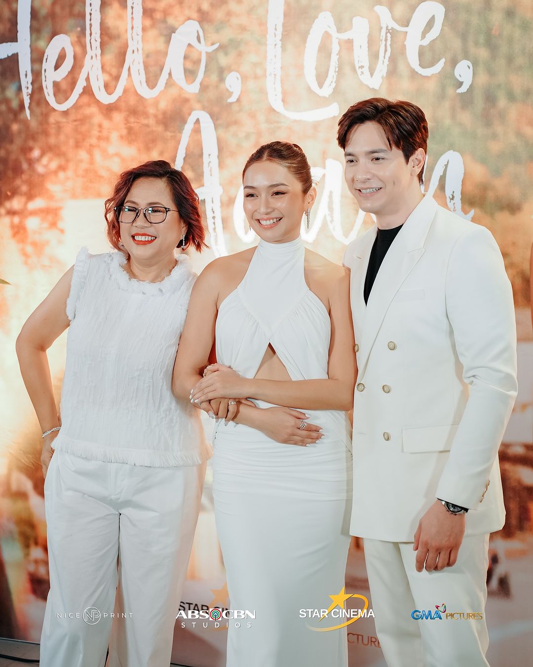 Kathryn Bernardo Alden Richards and Direk Cathy Garcia-Sampana - MEGA Lead stars Kathryn Bernardo and Alden Richards with director Cathy Garcia-Sampana