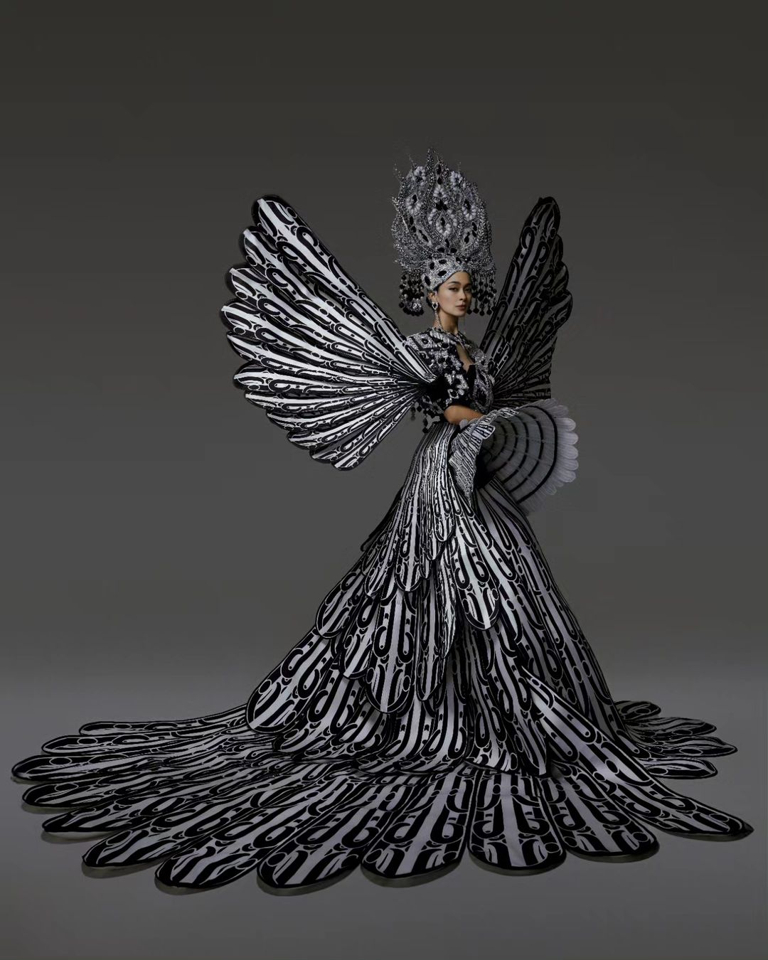 Miss Universe New Zealand Victoria Velasquez Vincent inspired by native fantail bird, a small but mighty messenger between the spiritual and human world. National Costume