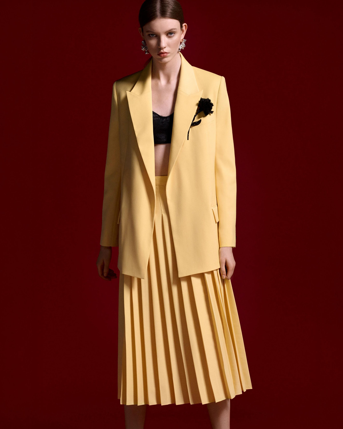 2-mega-butter-yellow-2025-inart2 - MEGA butter yellow color trend resort 2025 erdem