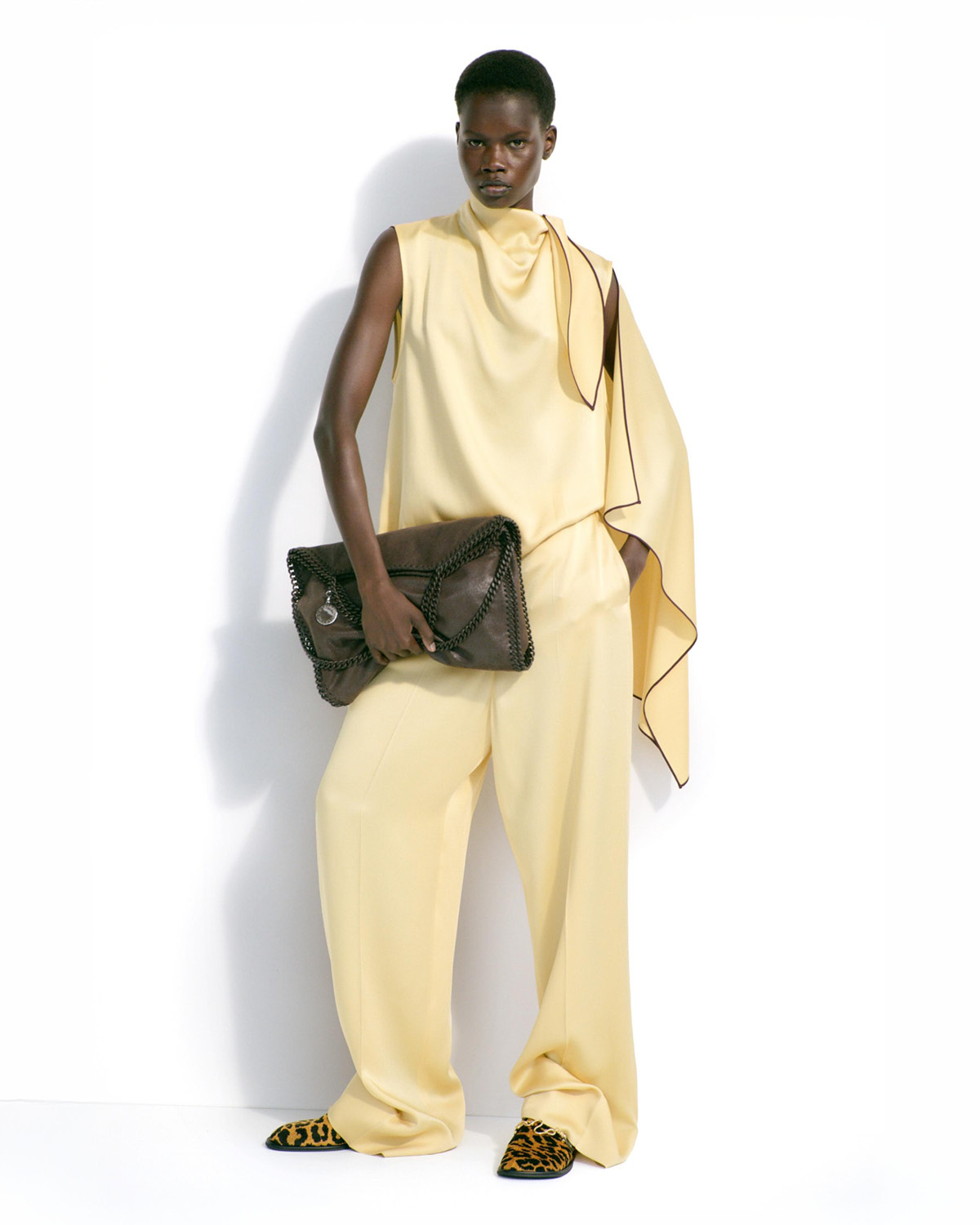 2-mega-butter-yellow-2025-inart4 - MEGA butter yellow color trend resort 2025 stella mccartney
