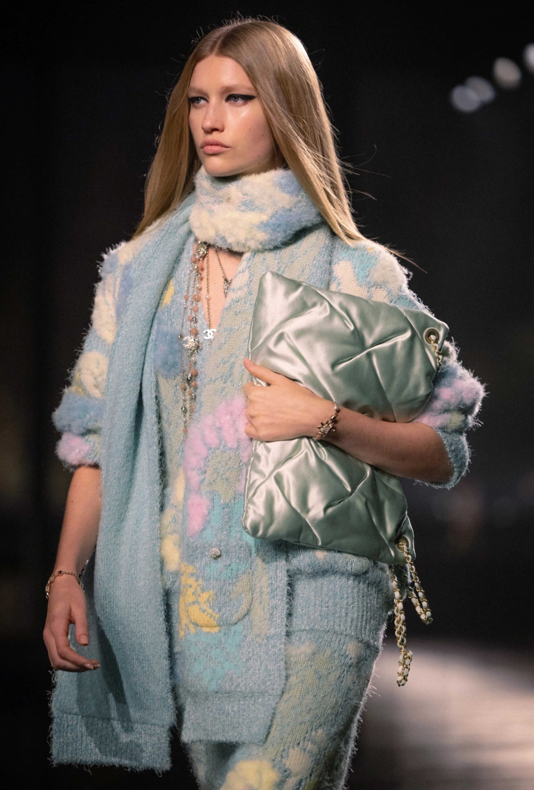 chanel-prefall-2025-17