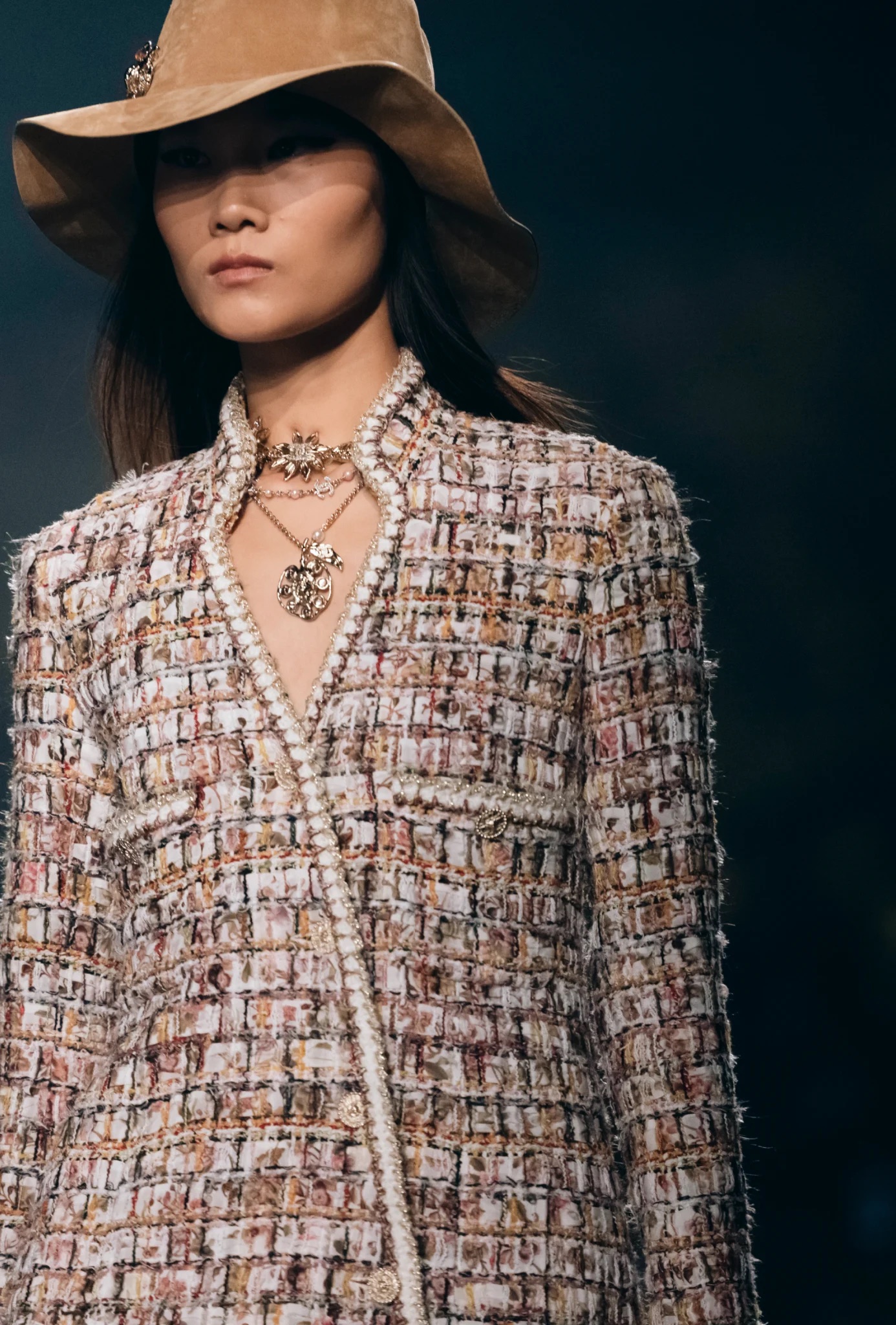chanel-prefall-2025-19